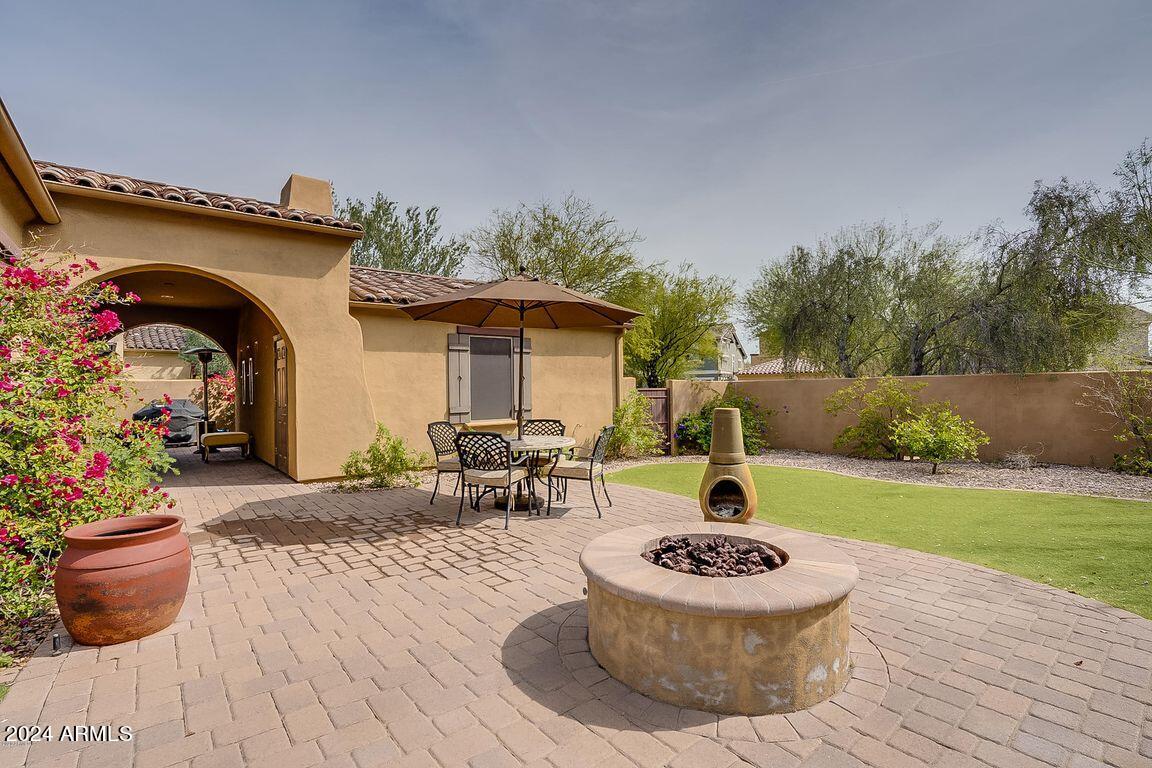 9221 E Desert View