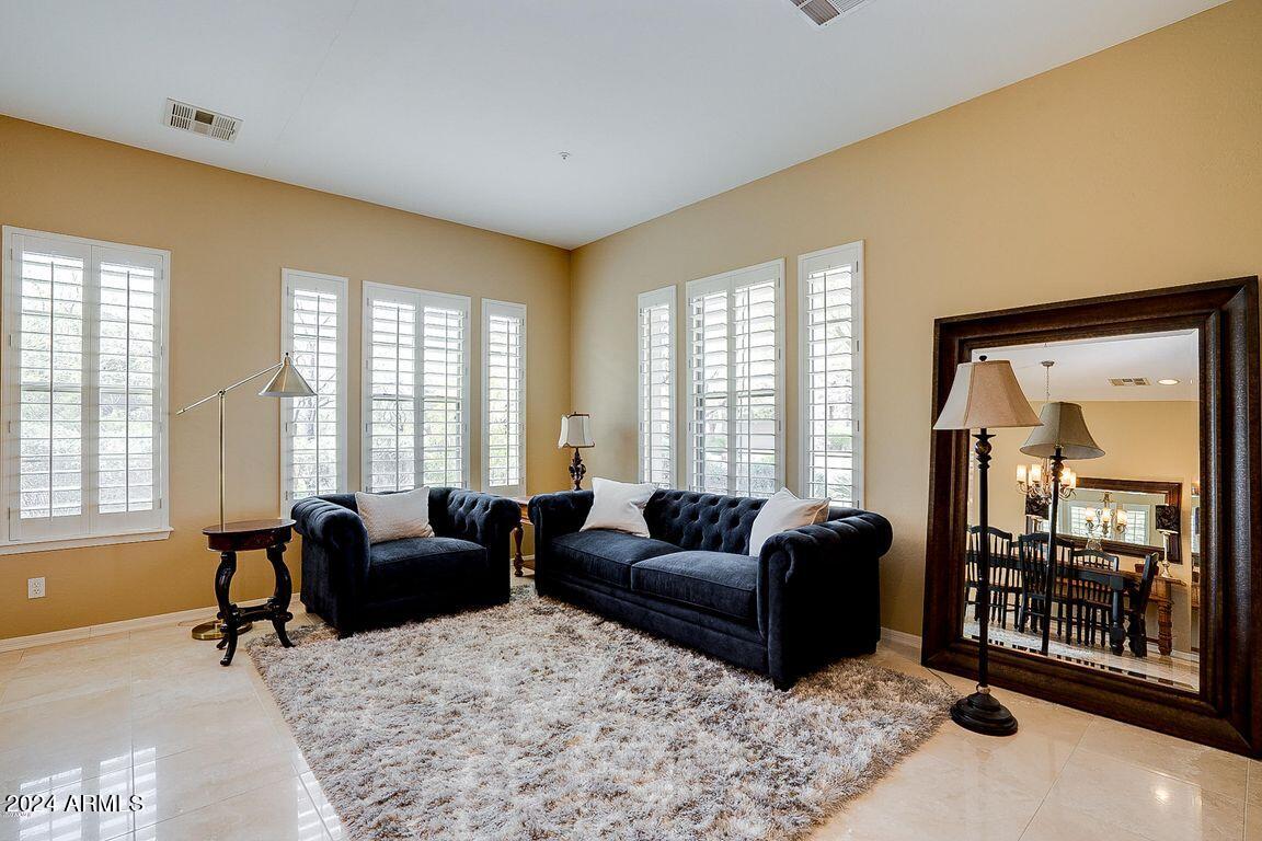 9221 E Desert View