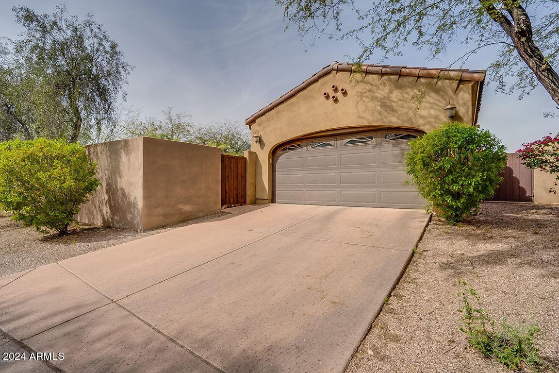 9221 E Desert View