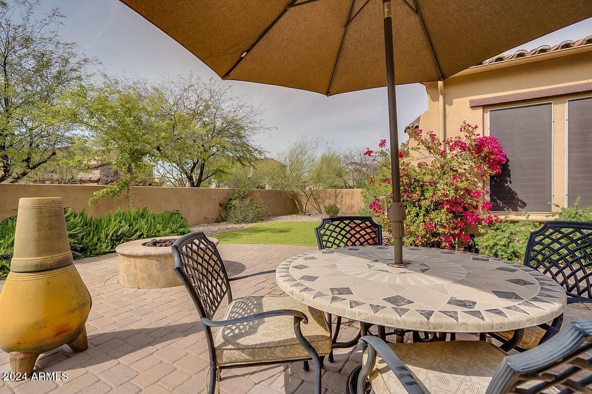 9221 E Desert View