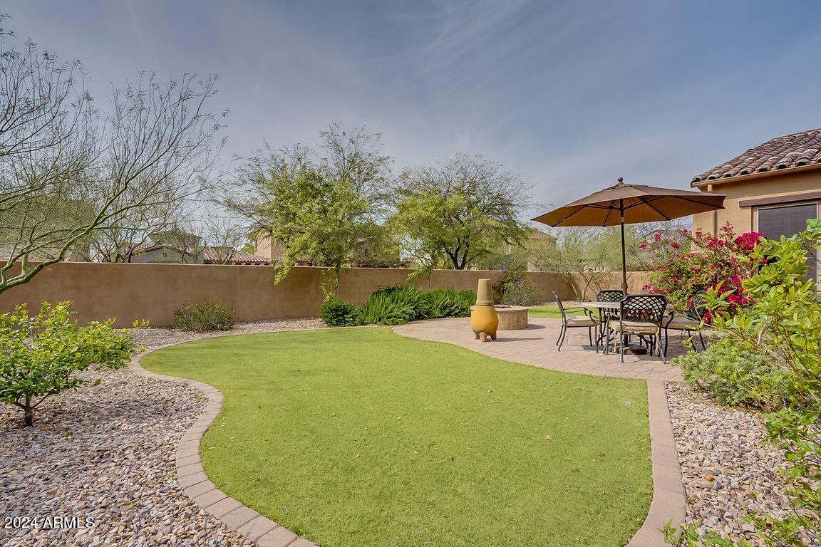 9221 E Desert View