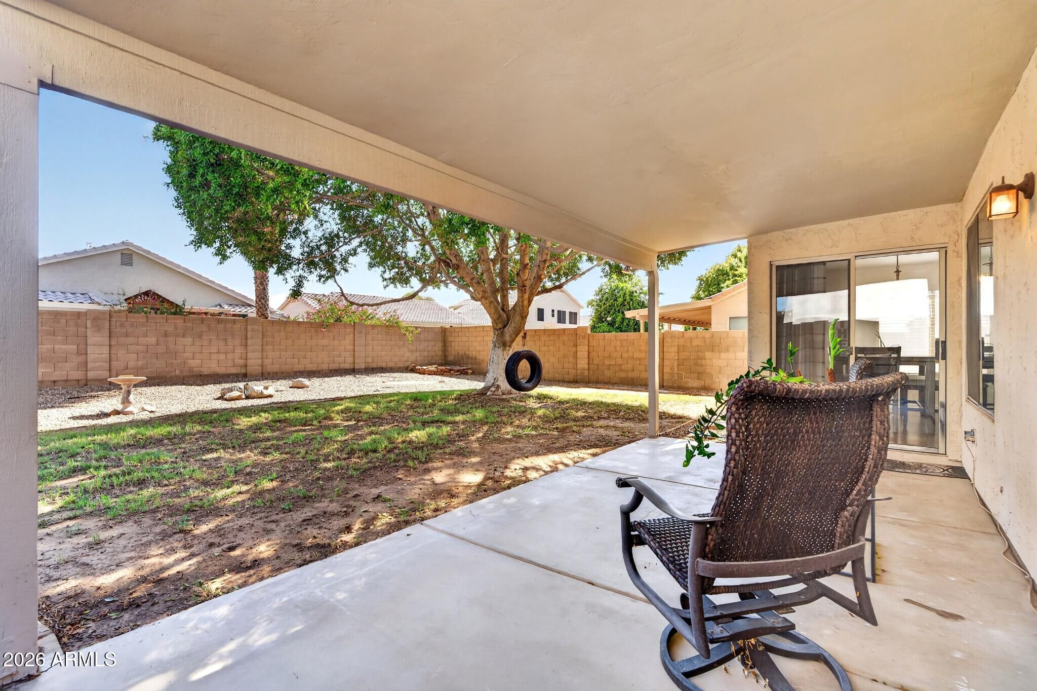 1885 W RAVEN Drive