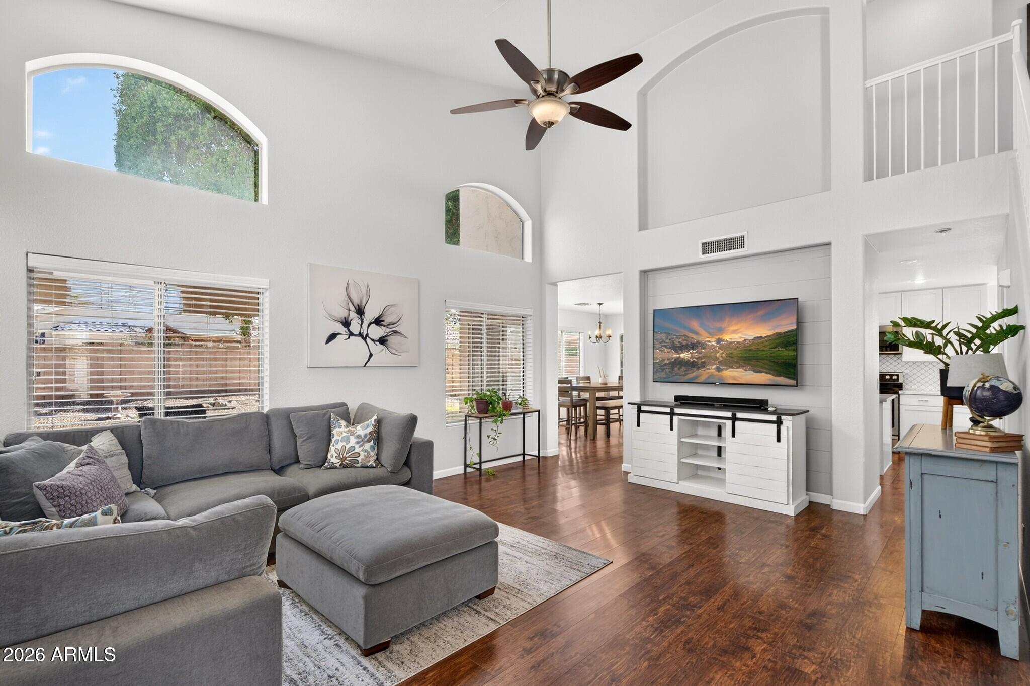 1885 W RAVEN Drive