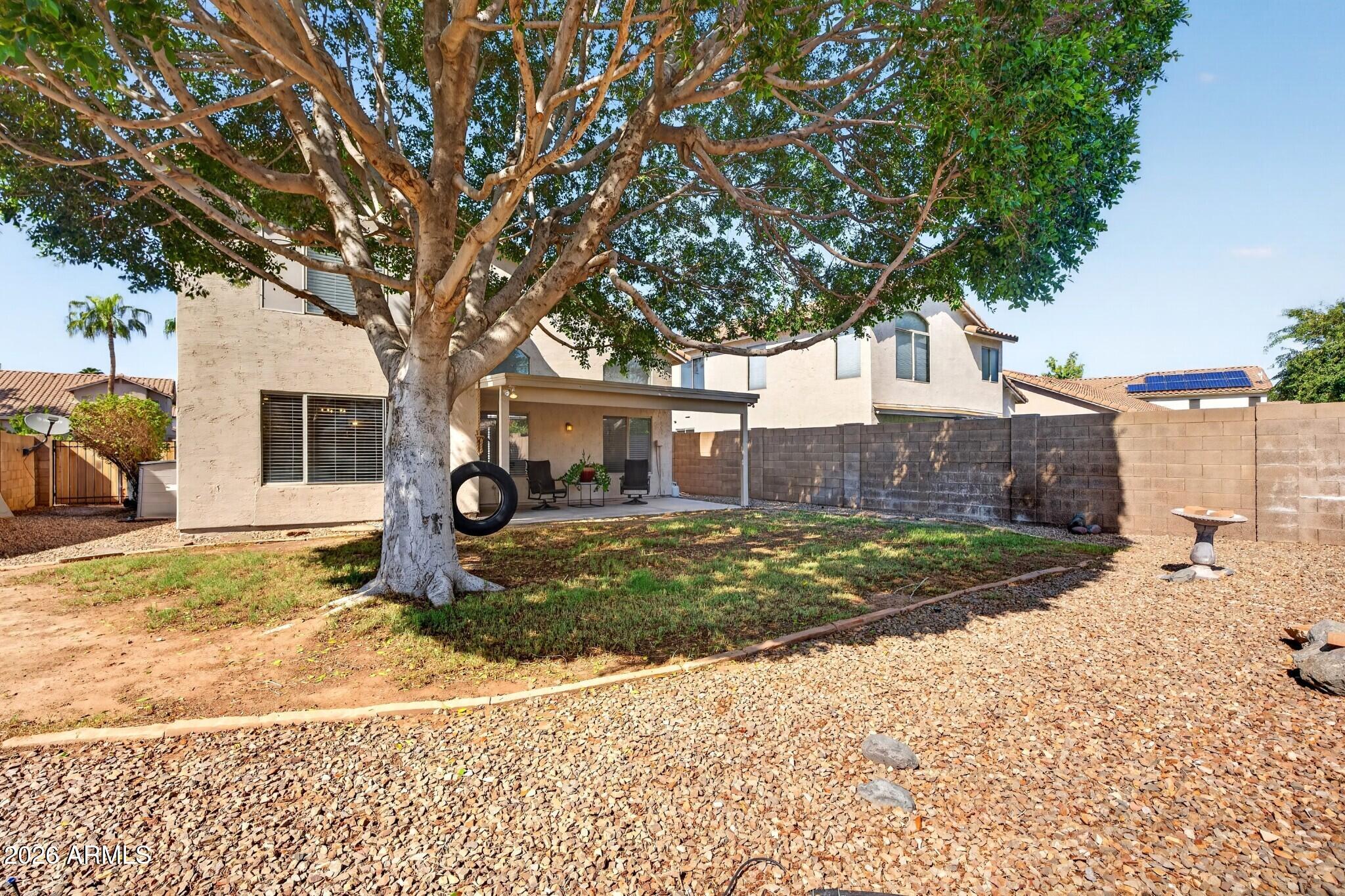 1885 W RAVEN Drive