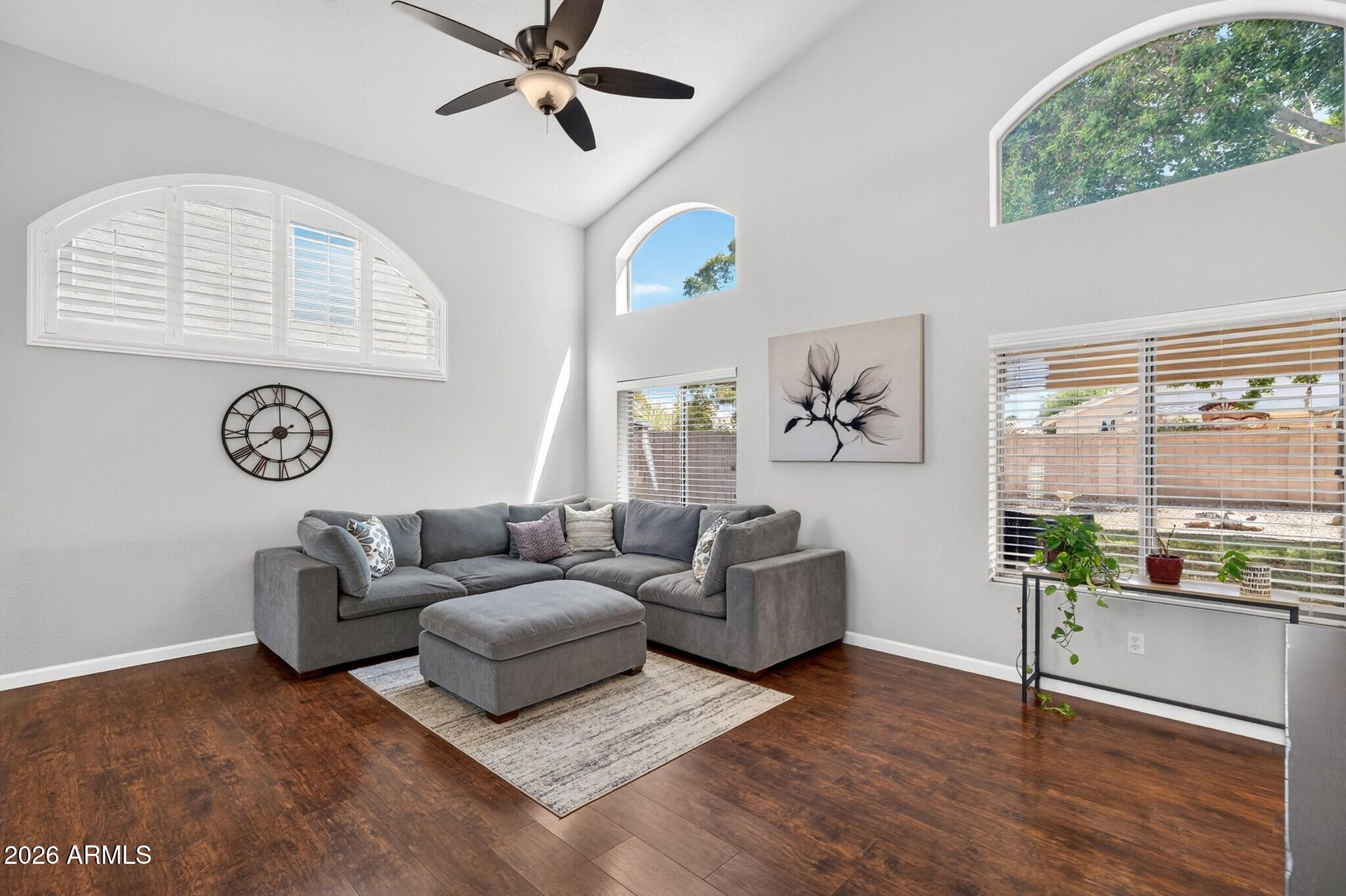 1885 W RAVEN Drive