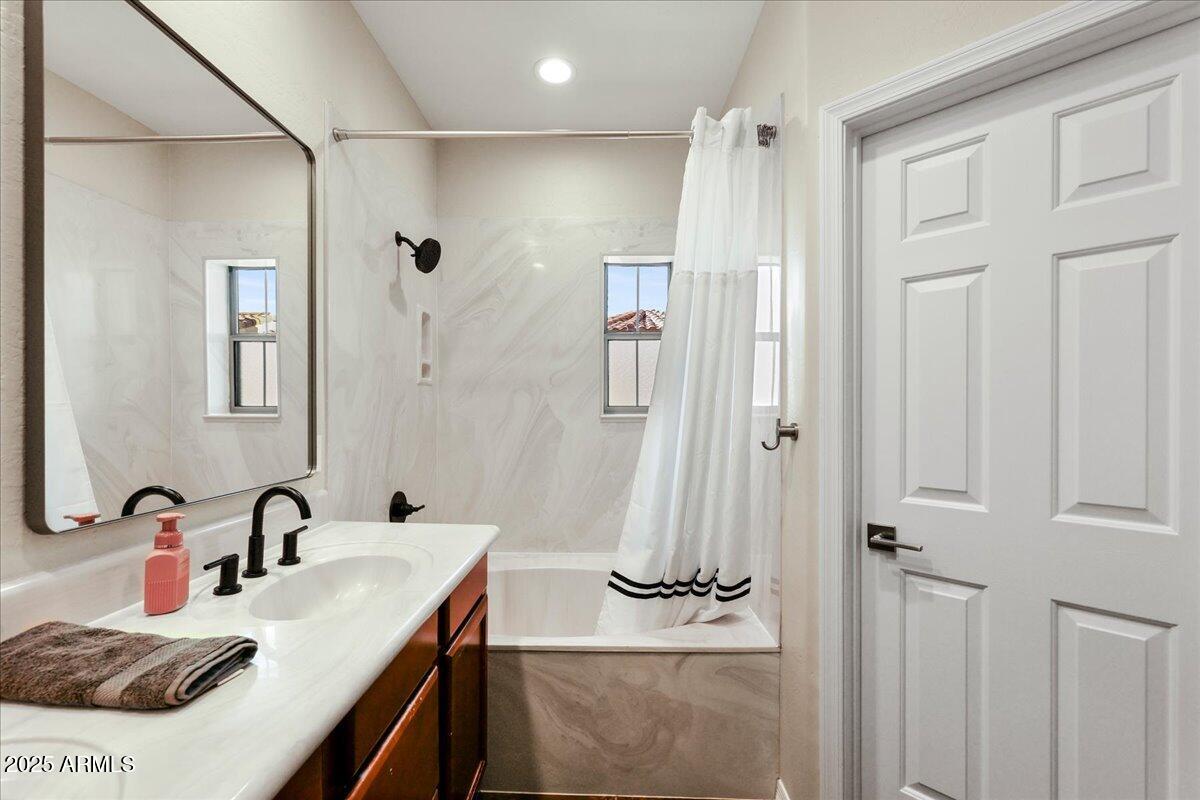 3935 E ROUGH RIDER Road 1016