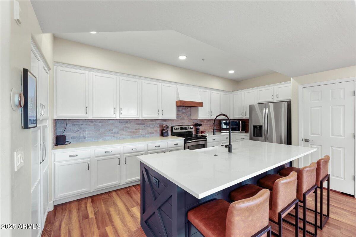 3935 E ROUGH RIDER Road 1016