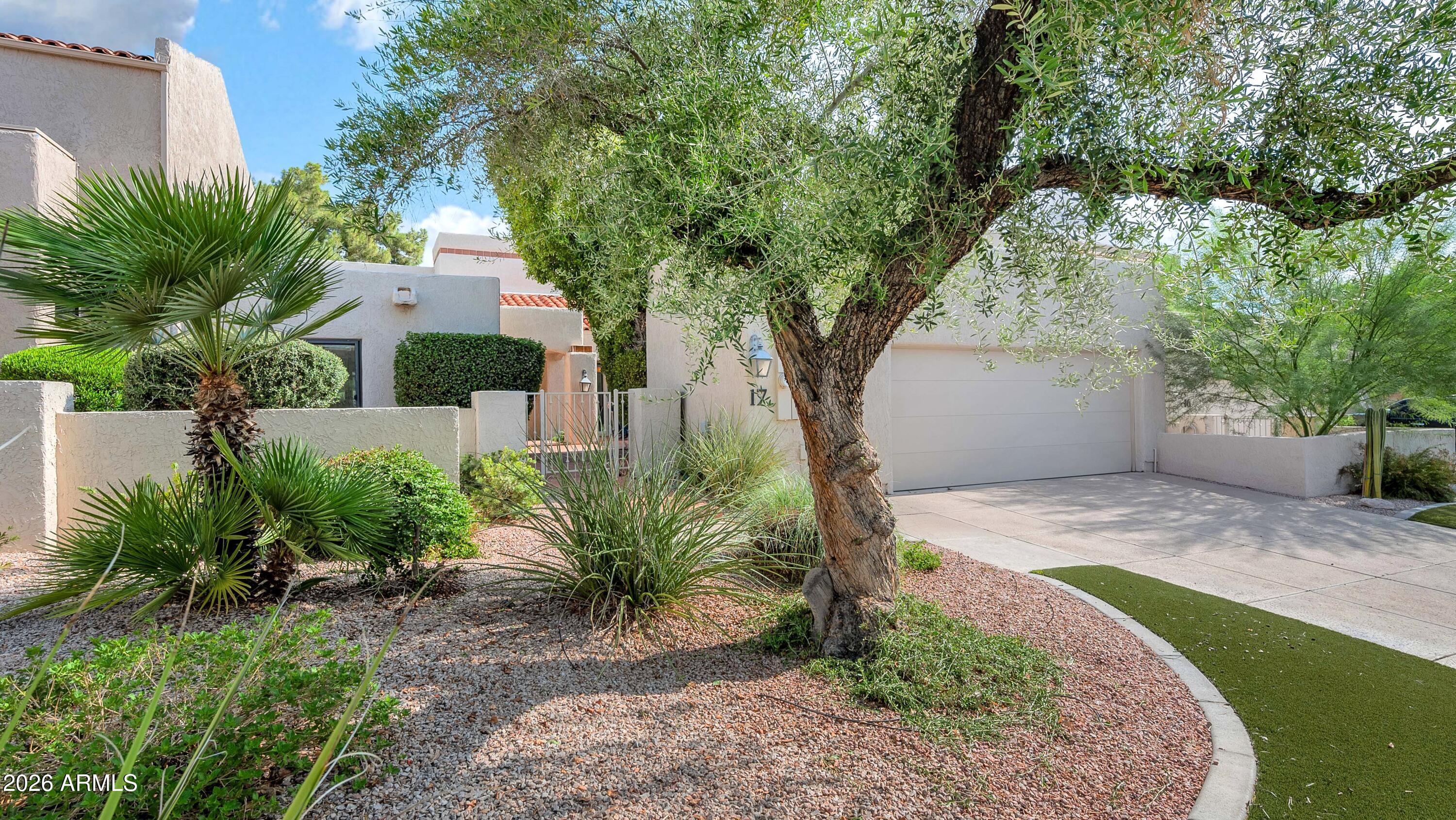 2626 E ARIZONA BILTMORE Circle 17