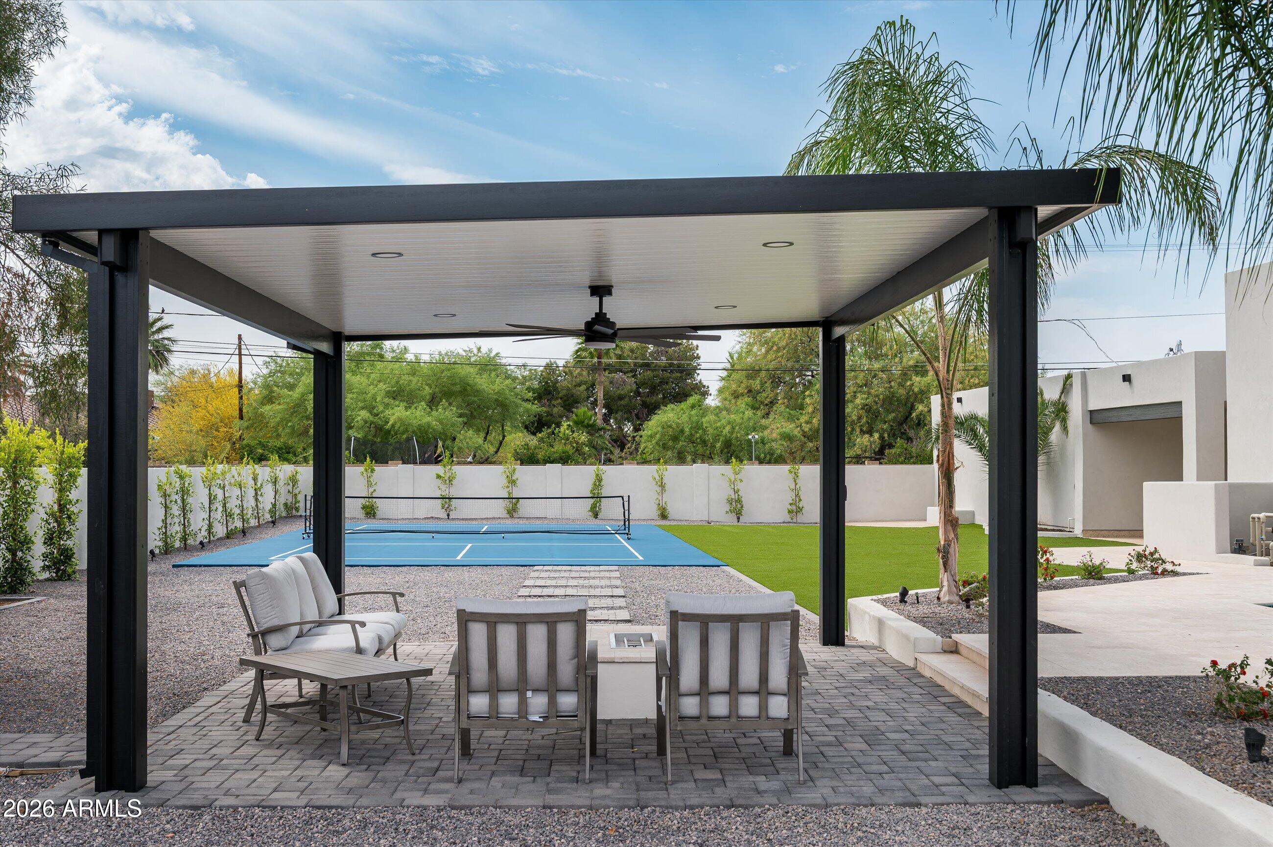 7121 E LARKSPUR Drive