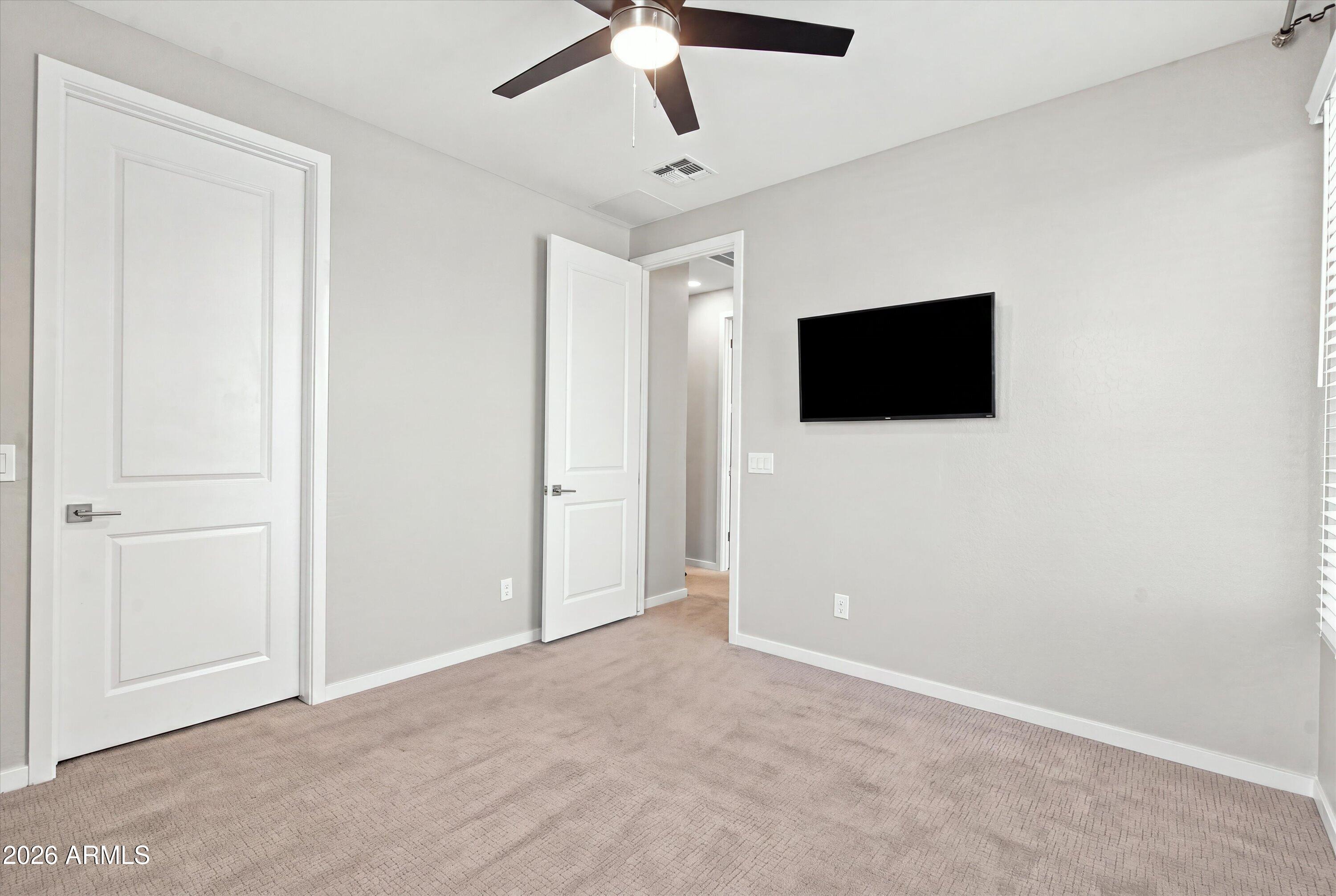 901 S Smith Road 1060