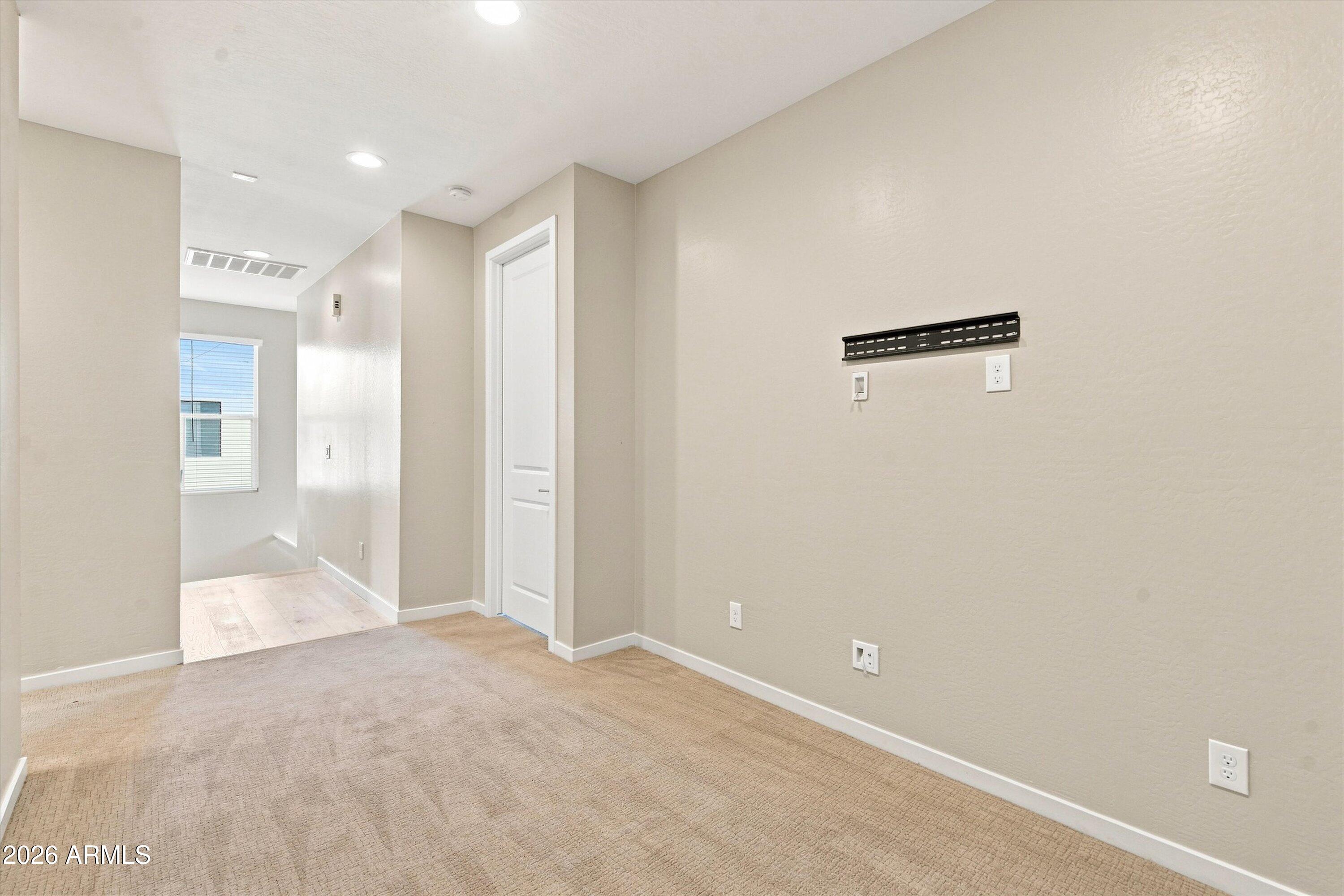 901 S Smith Road 1060