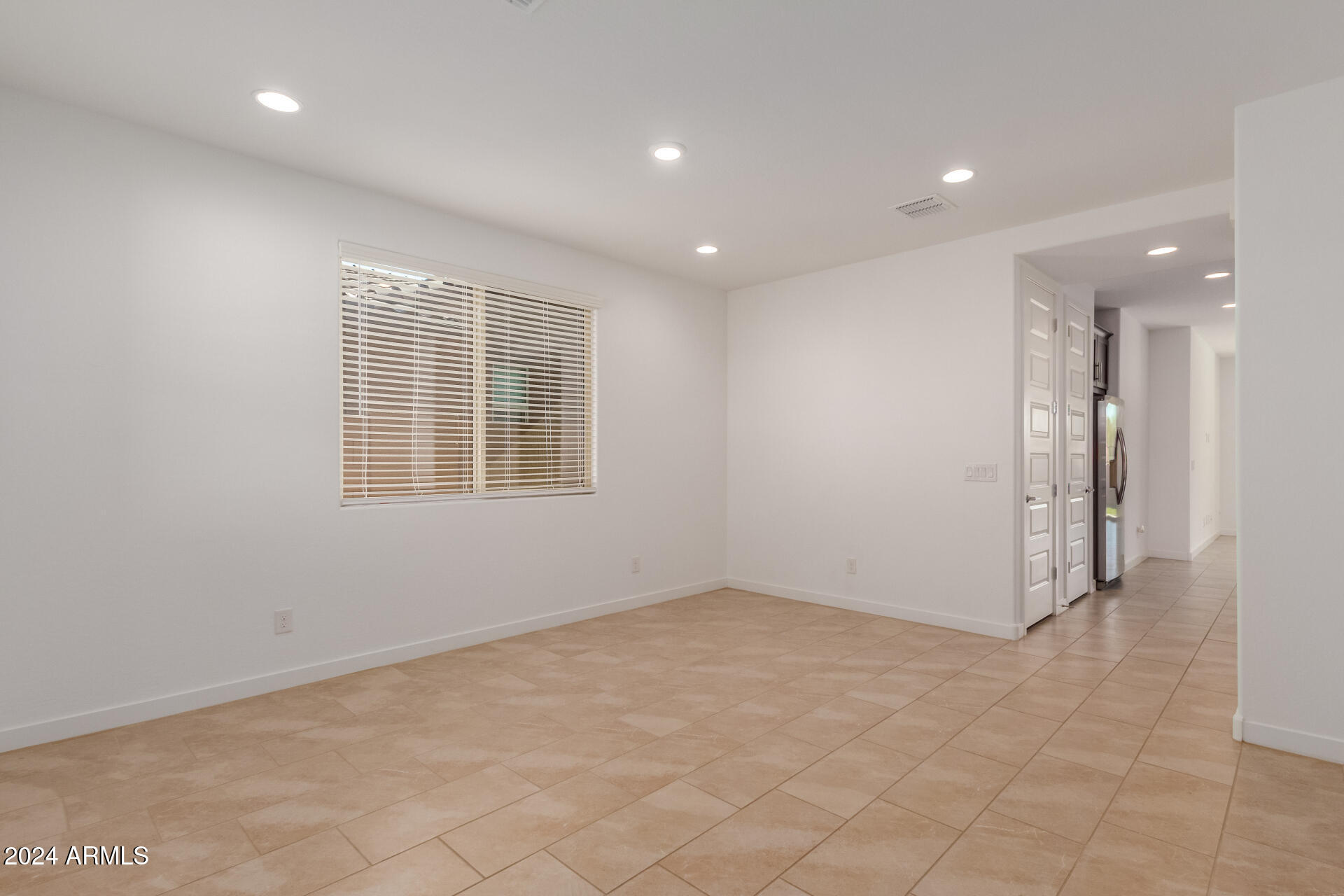 8911 W SOLANO Drive