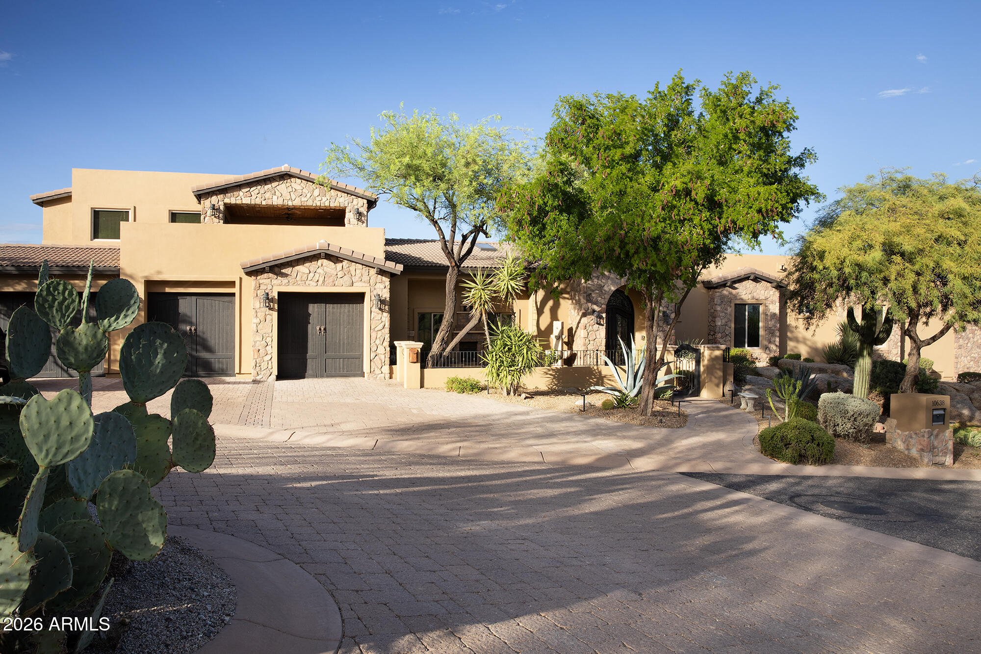 10638 E HEDGEHOG Place