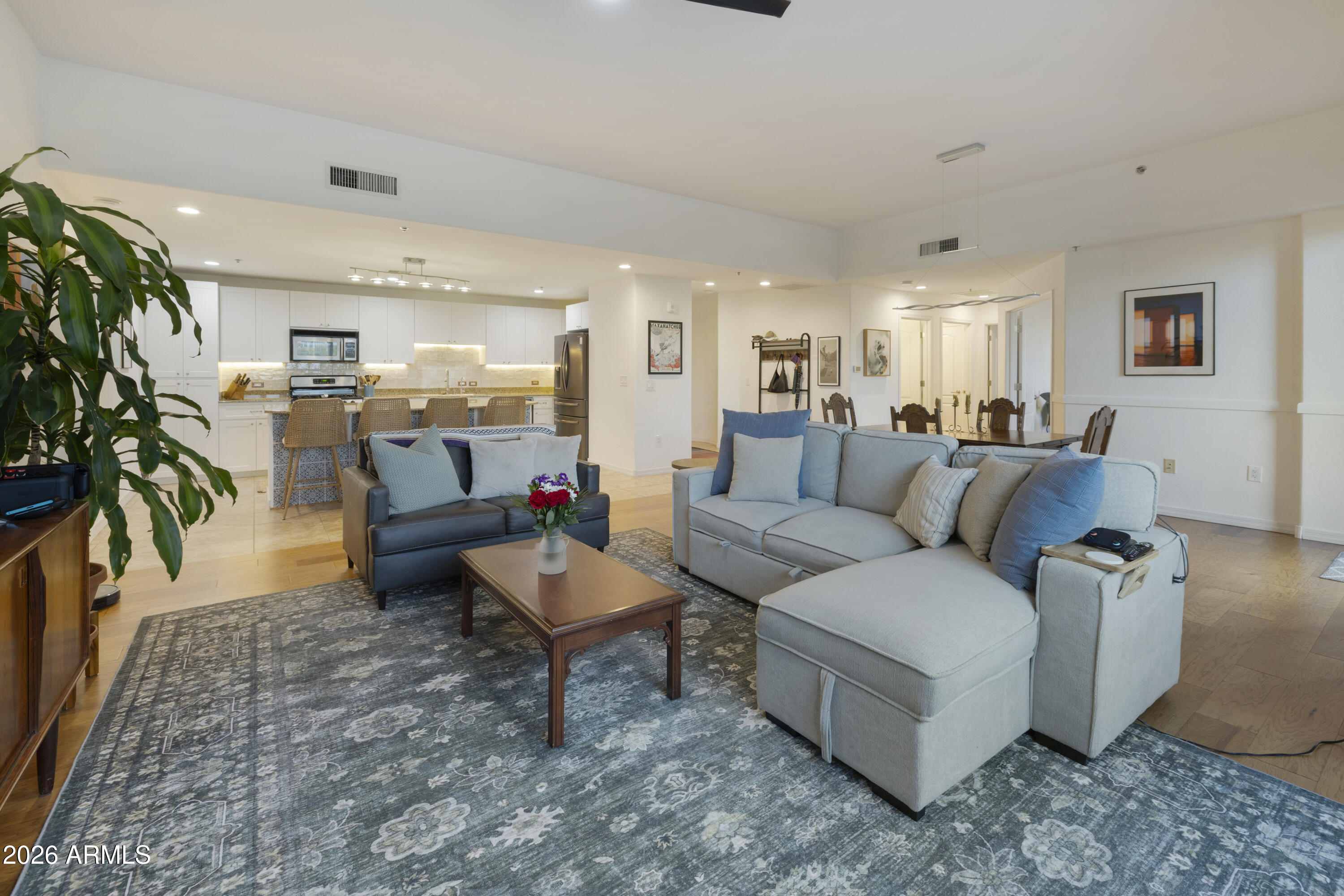 17 W VERNON Avenue 316