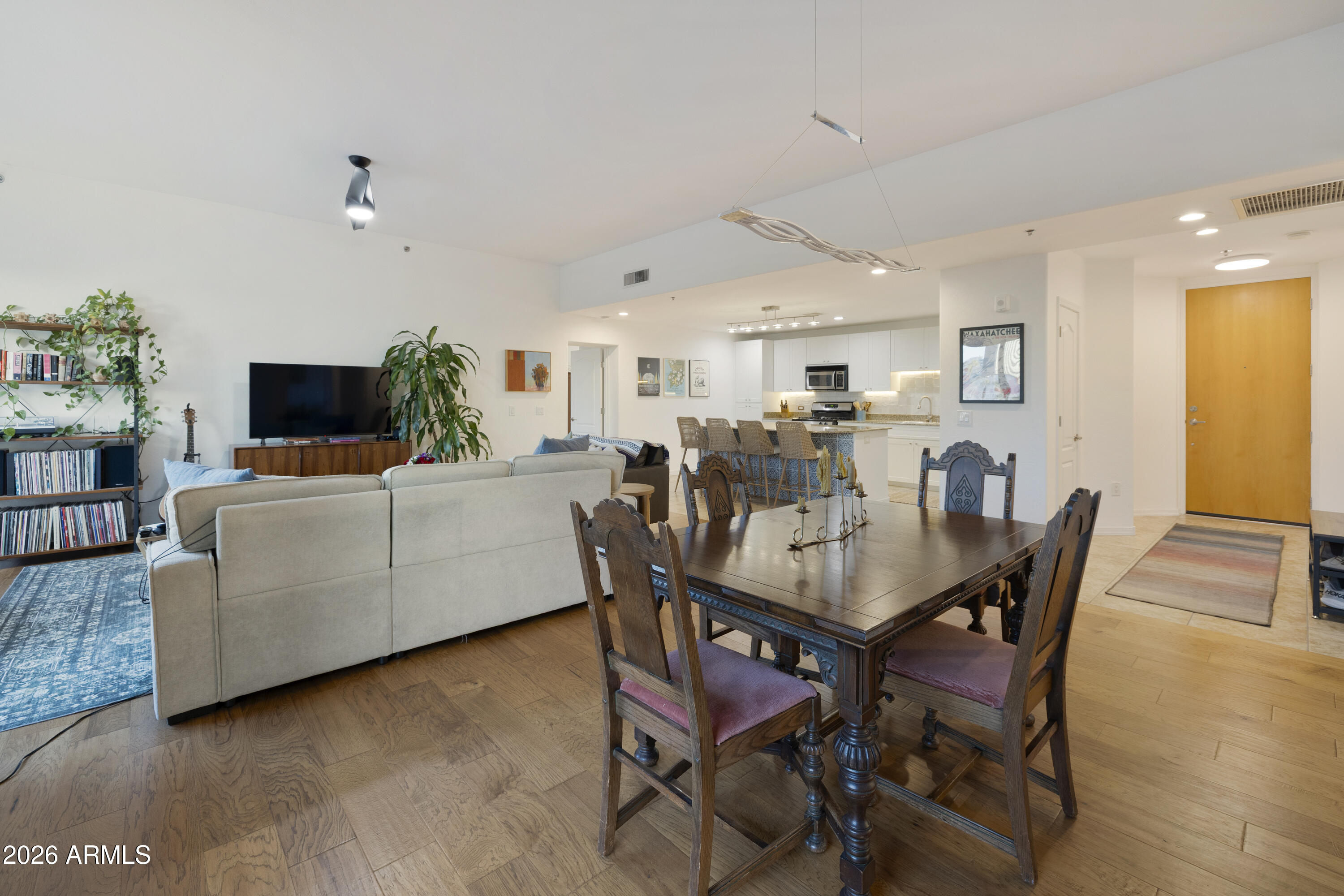 17 W VERNON Avenue 316