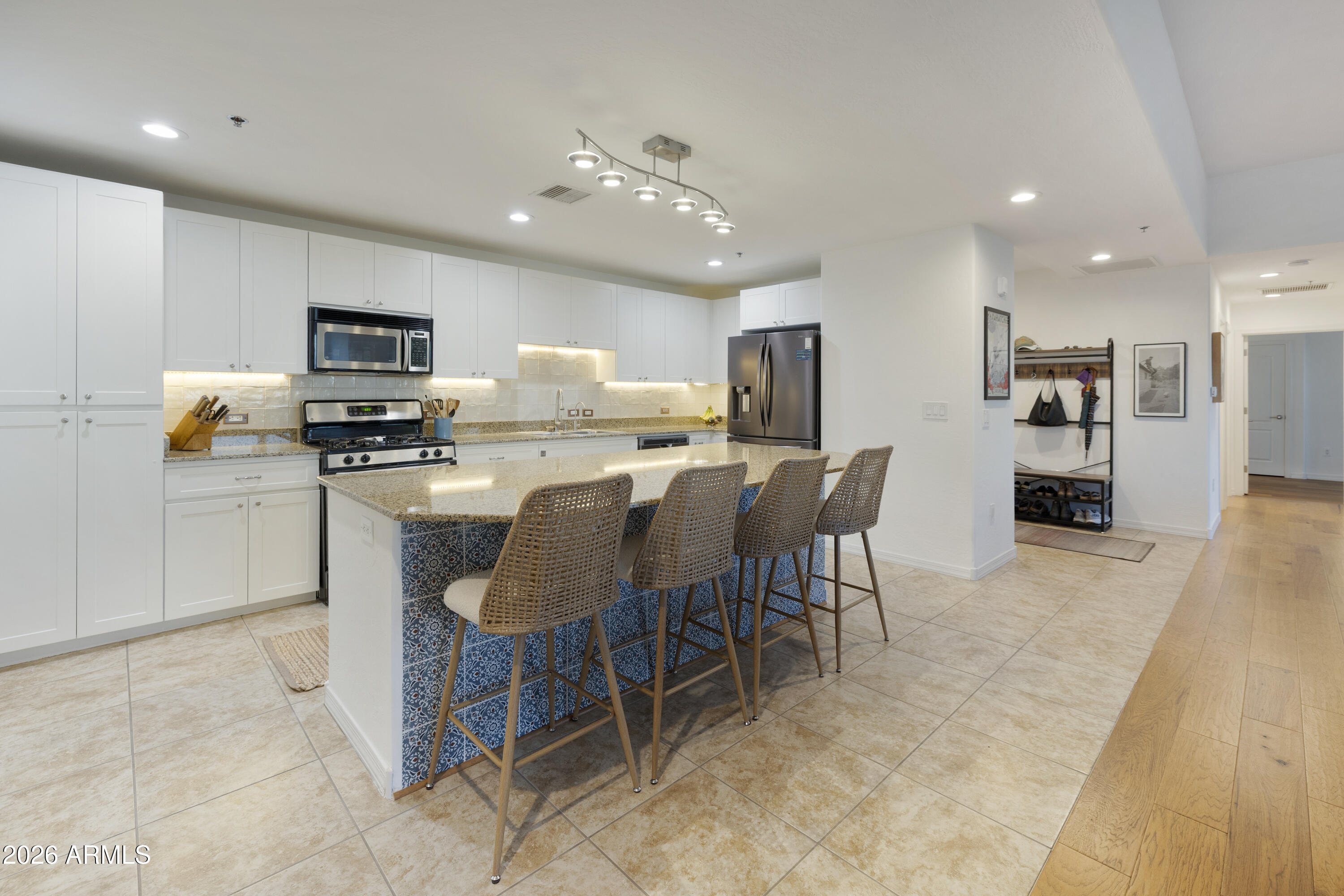 17 W VERNON Avenue 316