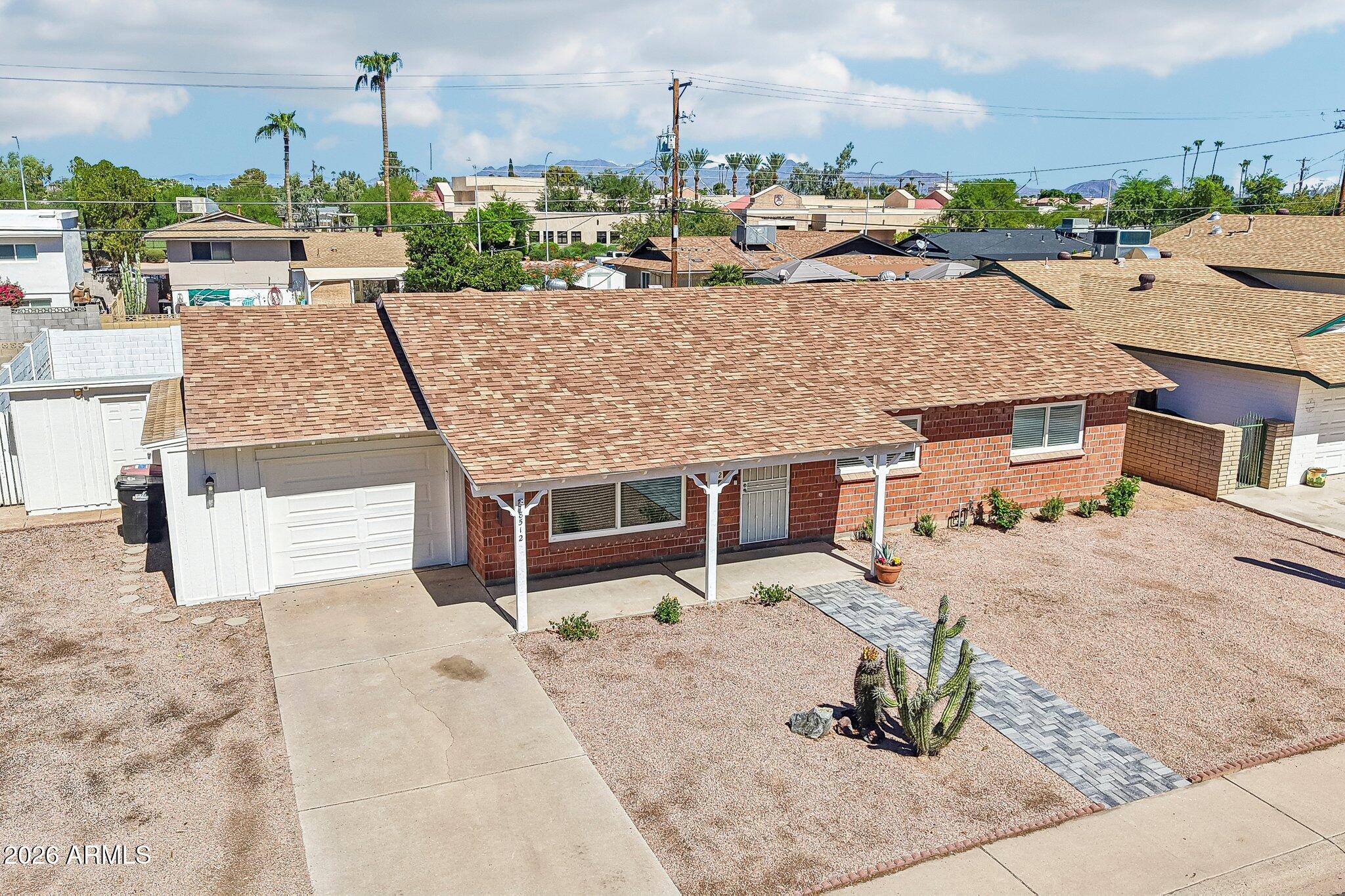 8512 E EDGEMONT Avenue