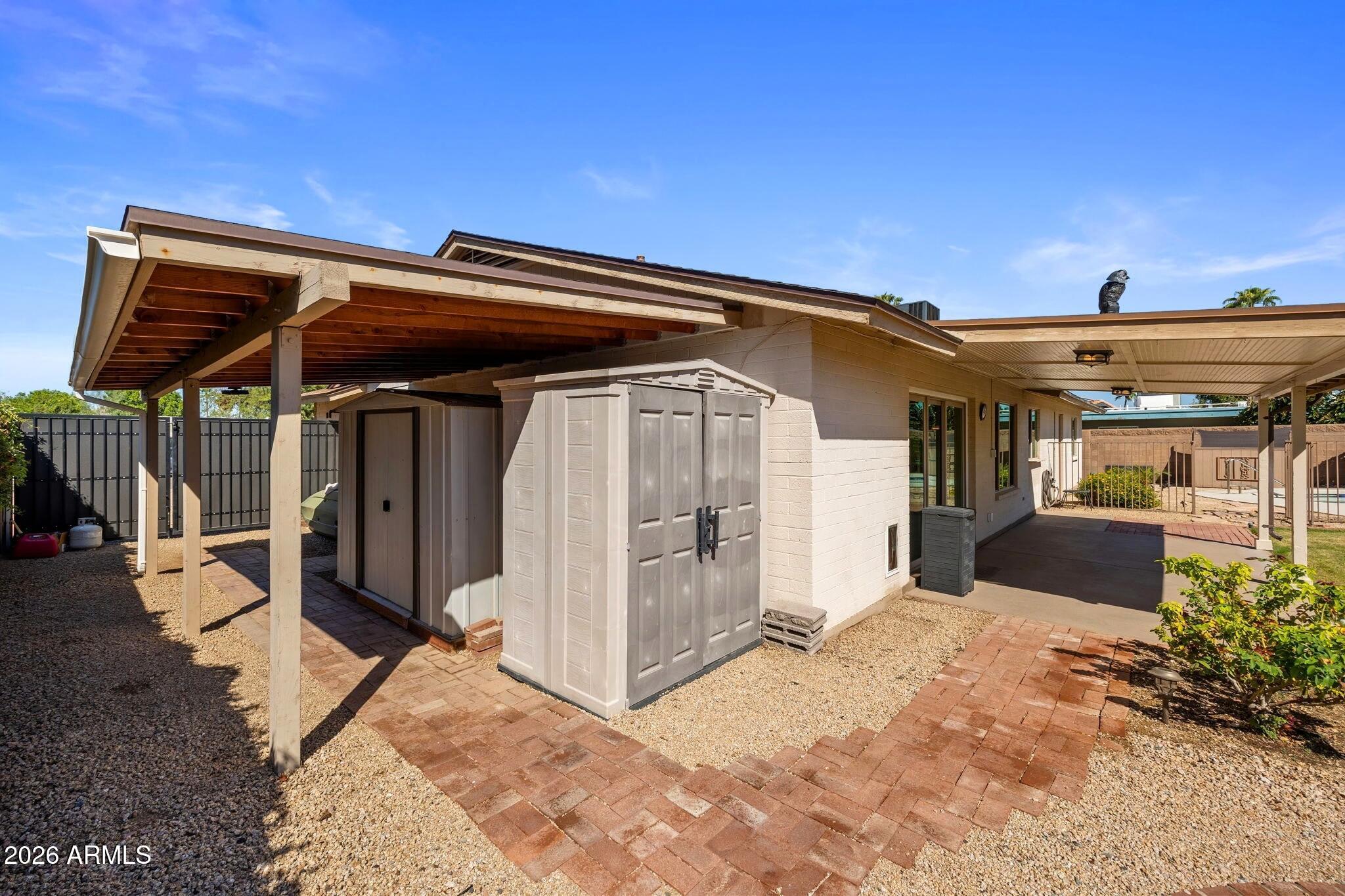 2543 E MERCER Lane