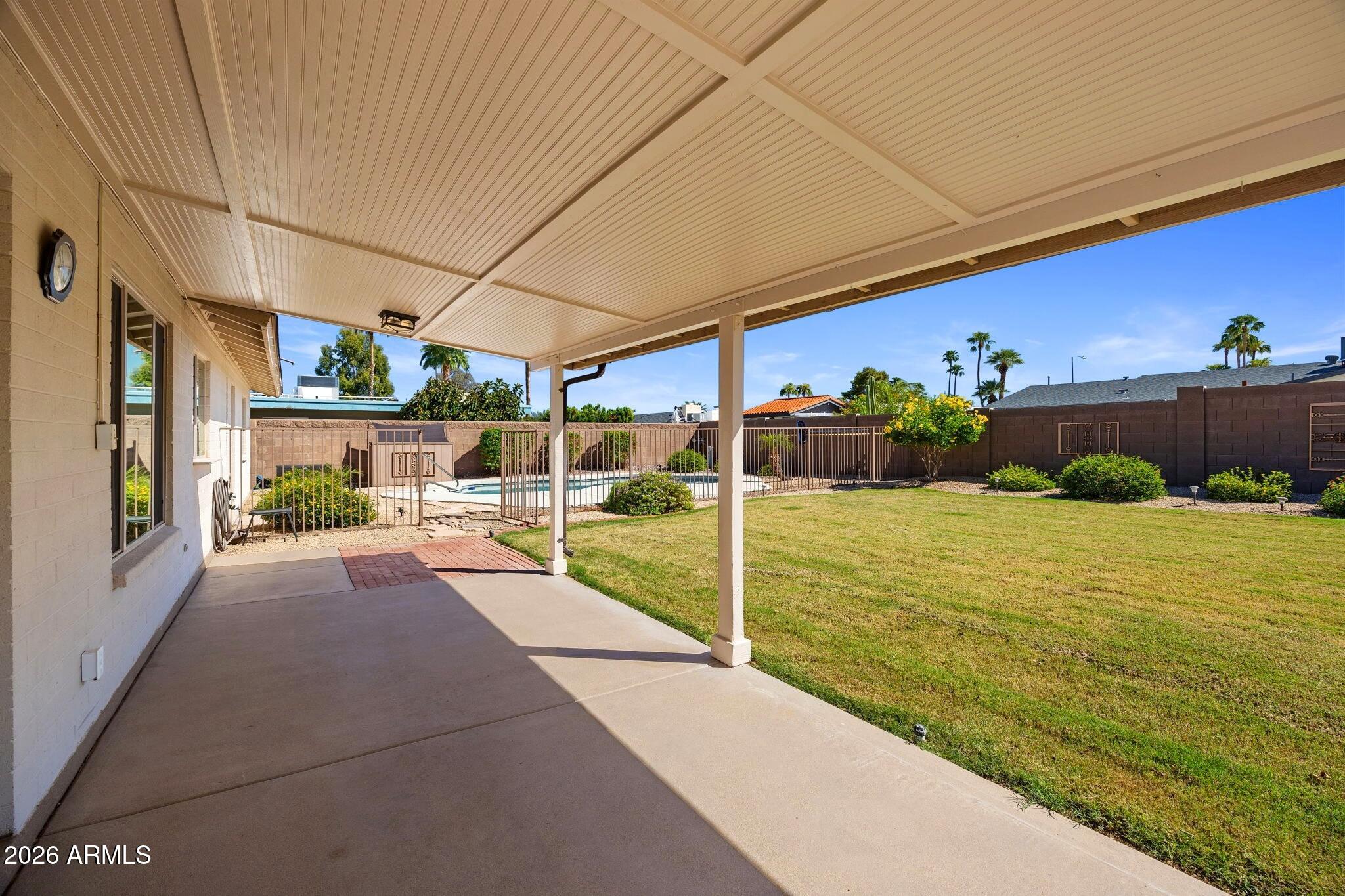2543 E MERCER Lane