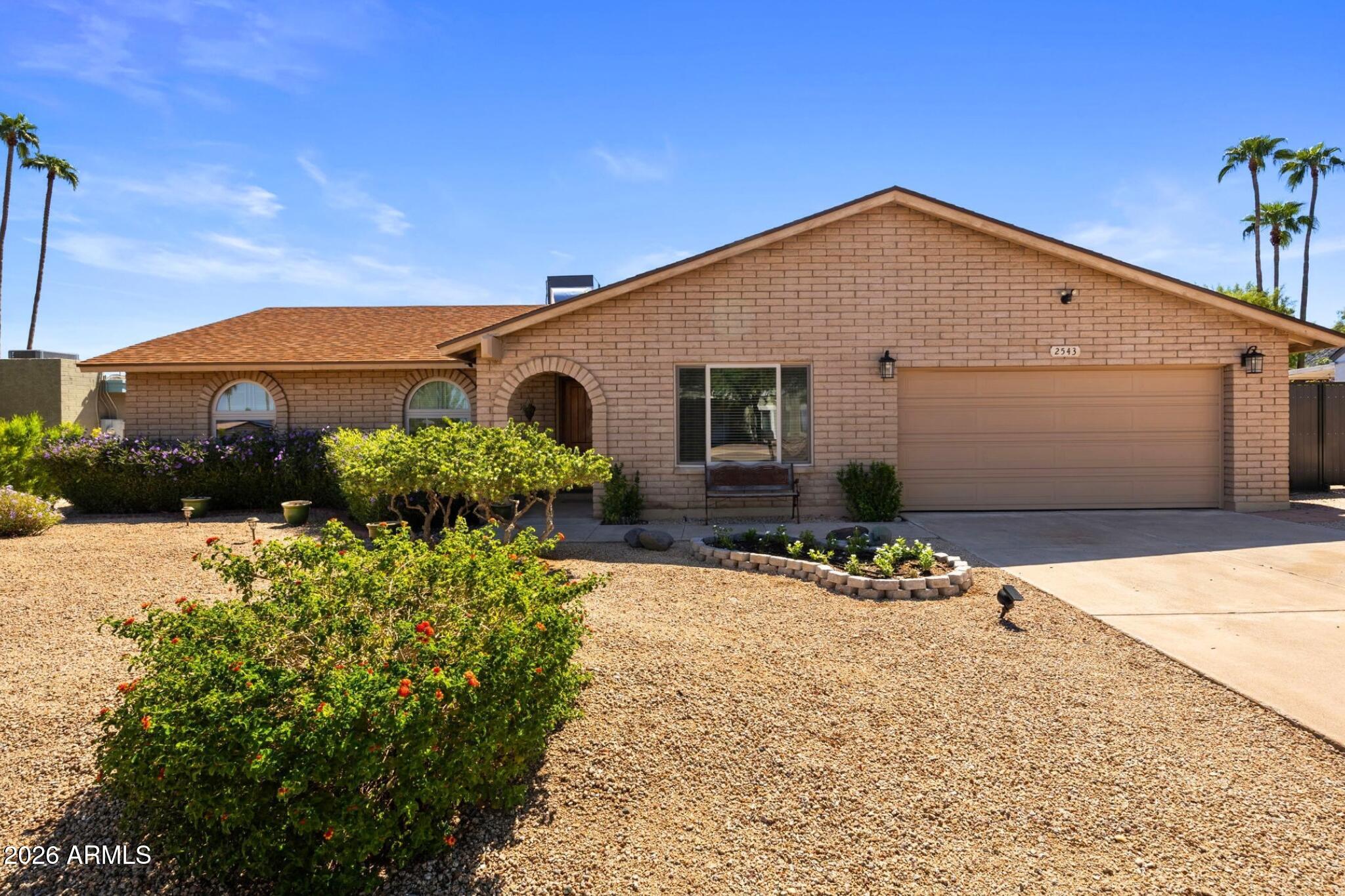 2543 E MERCER Lane