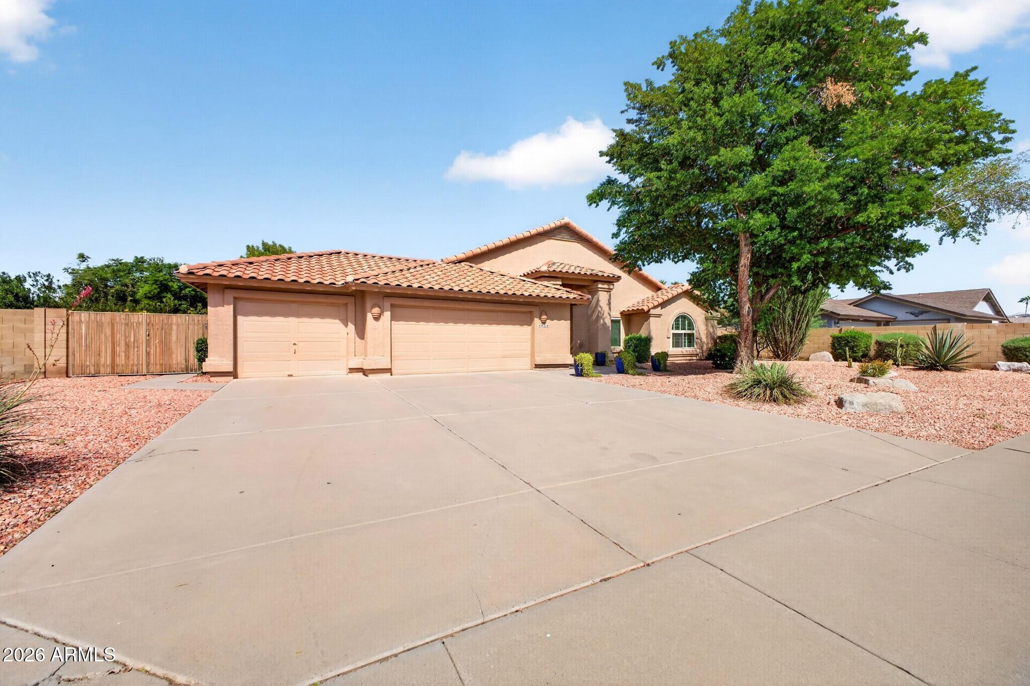 4624 E MARILYN Road
