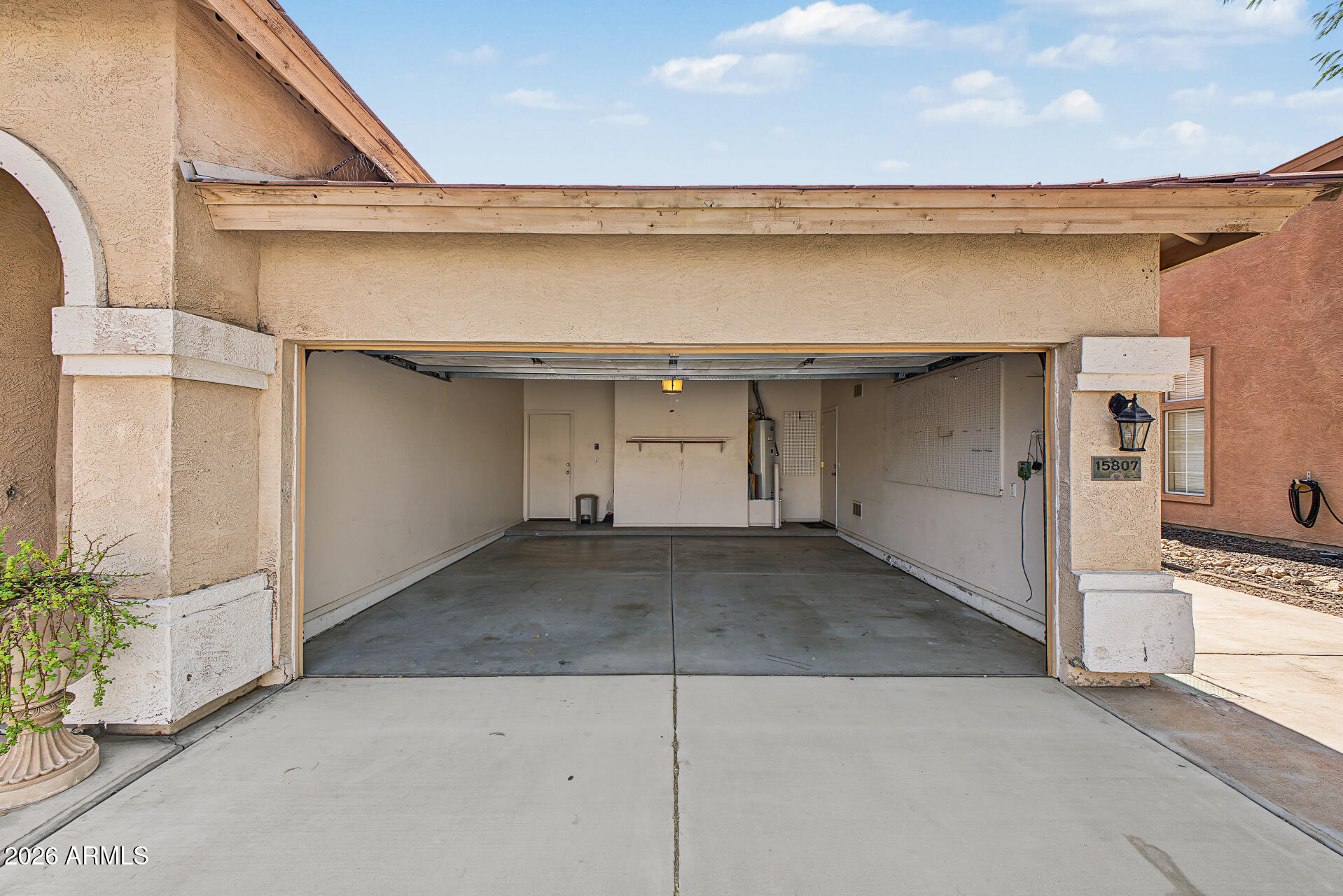 15807 W CALAVAR Road