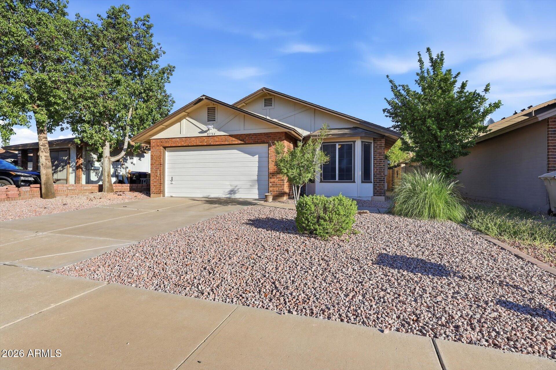 8734 W MEADOW Drive