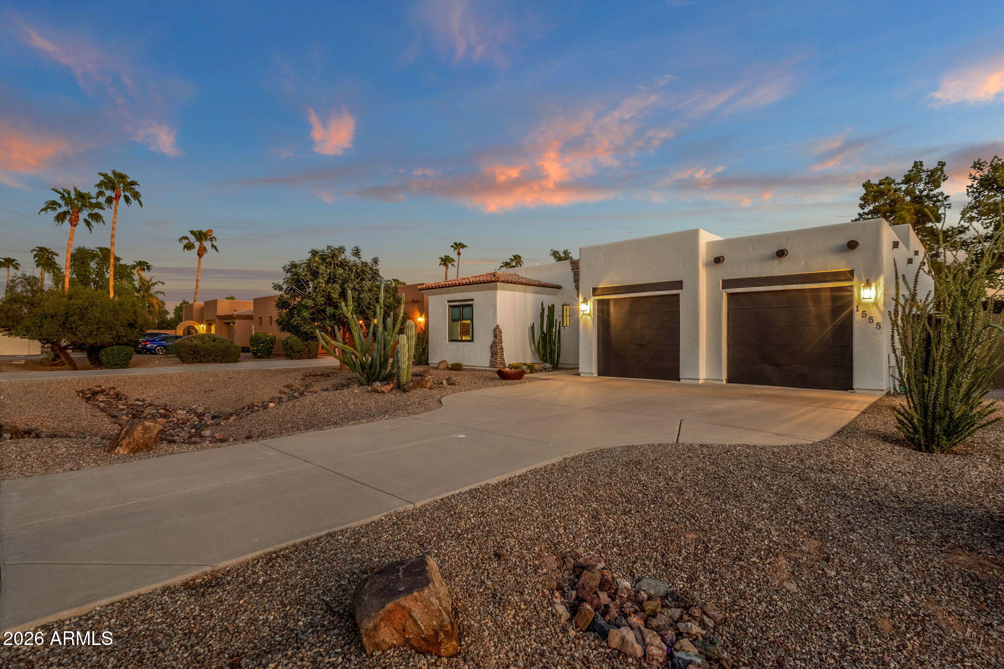1555 E KINGS Court