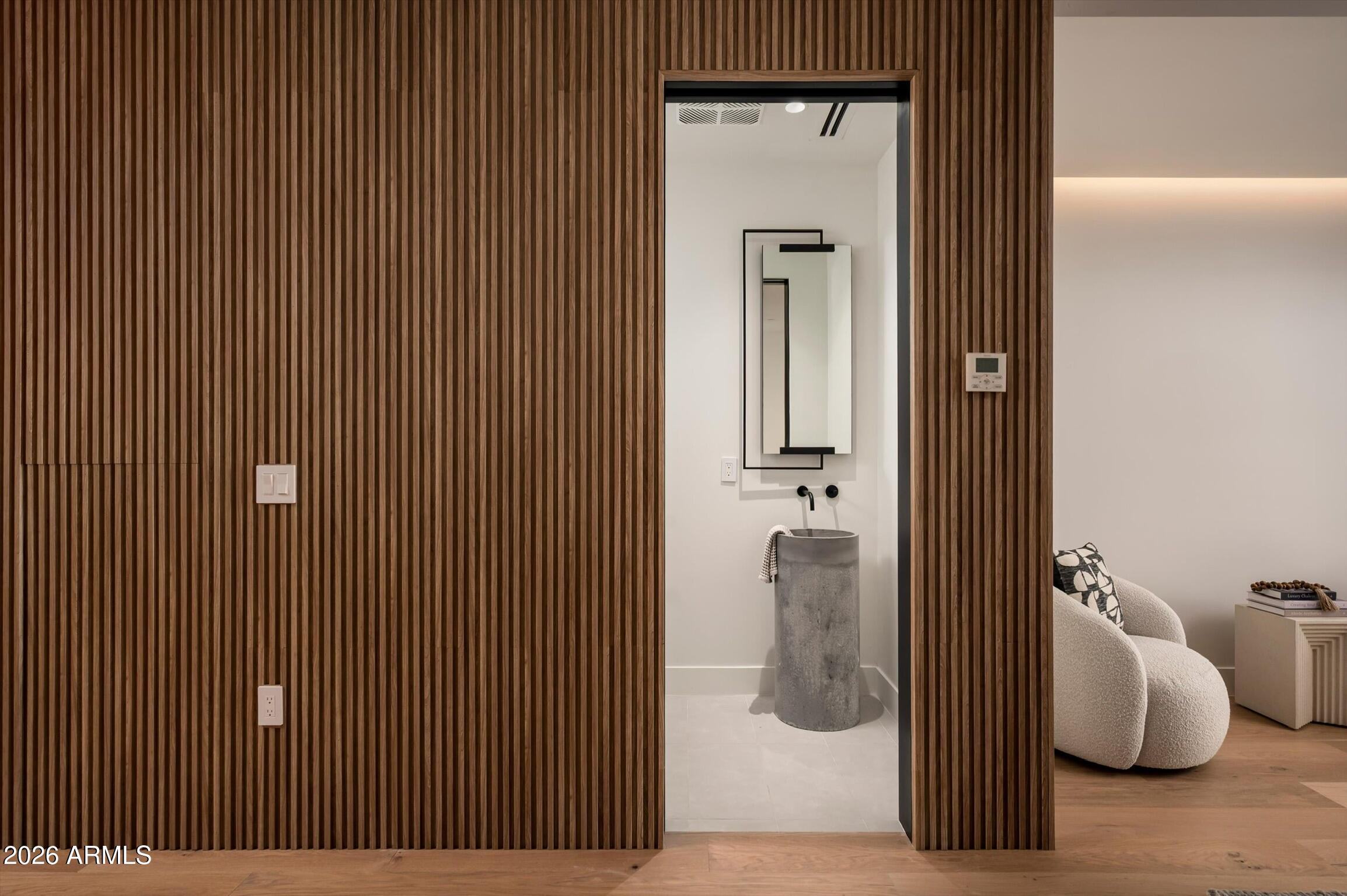 6936 E 1ST Street