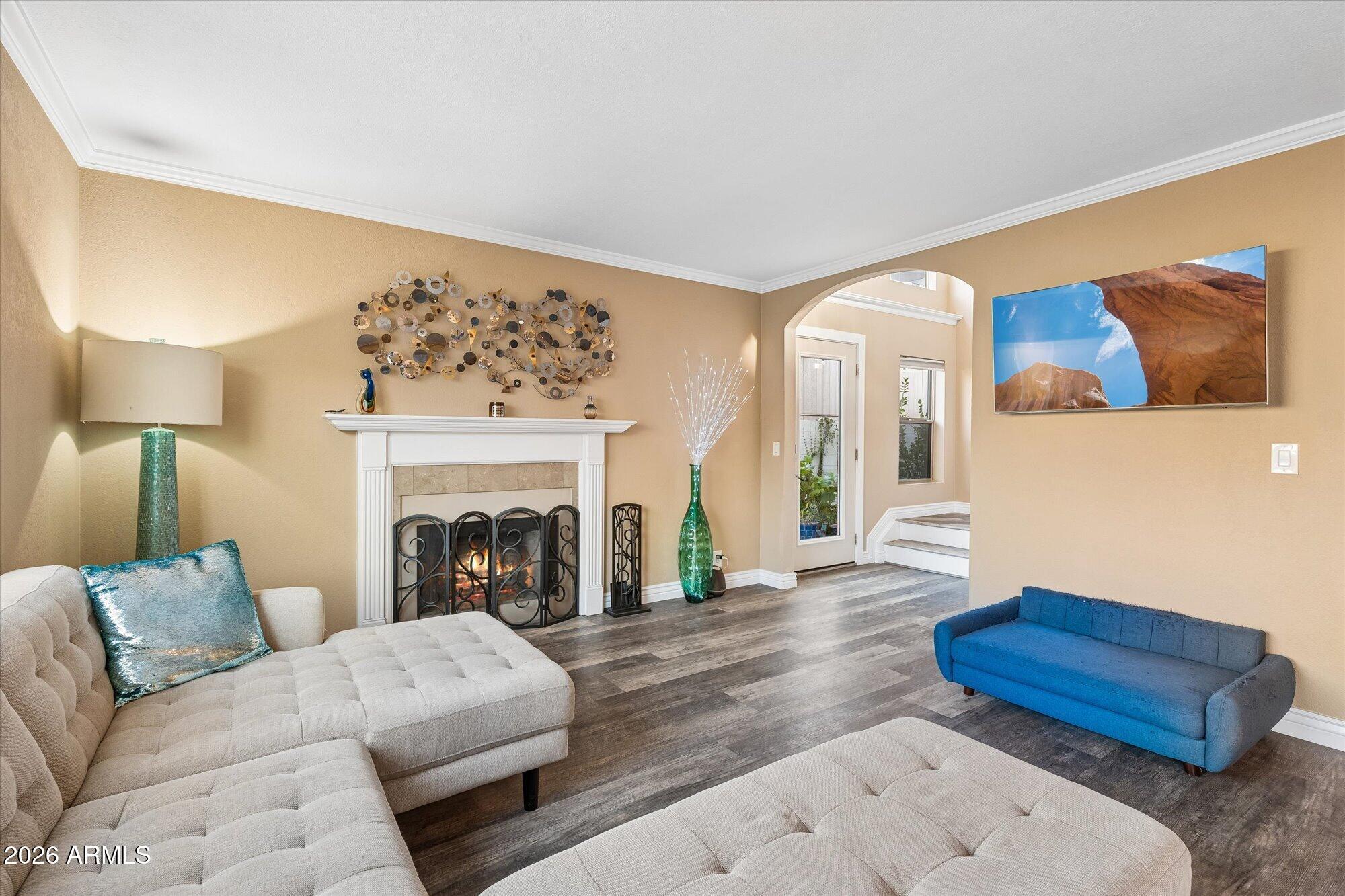 1612 E VILLA MARIA Drive
