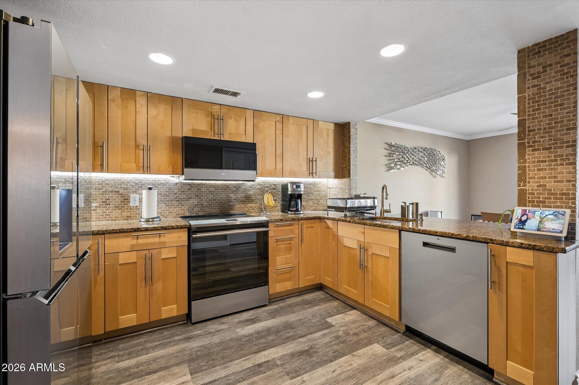 1612 E VILLA MARIA Drive