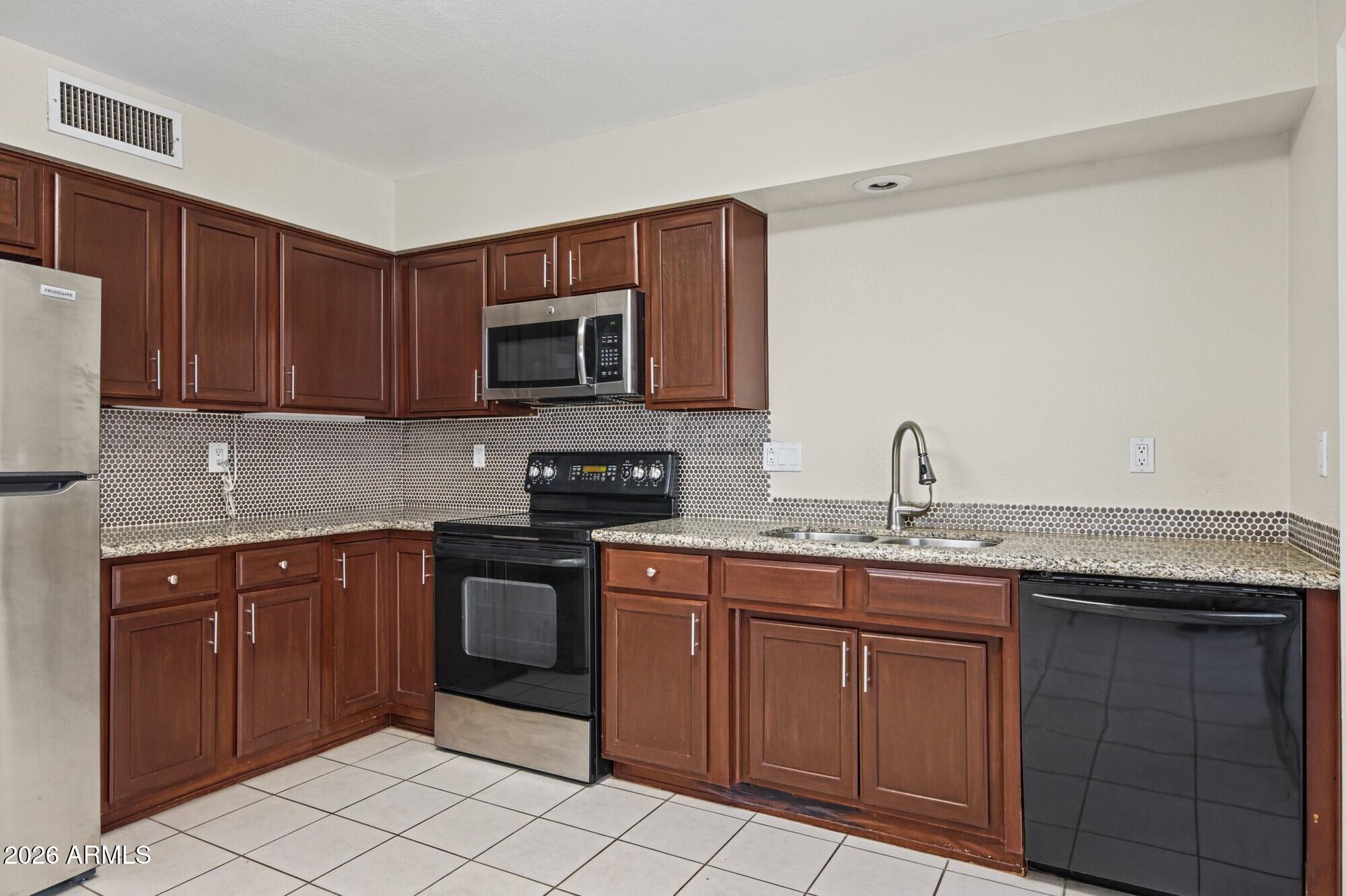 16645 N 32ND Place 105