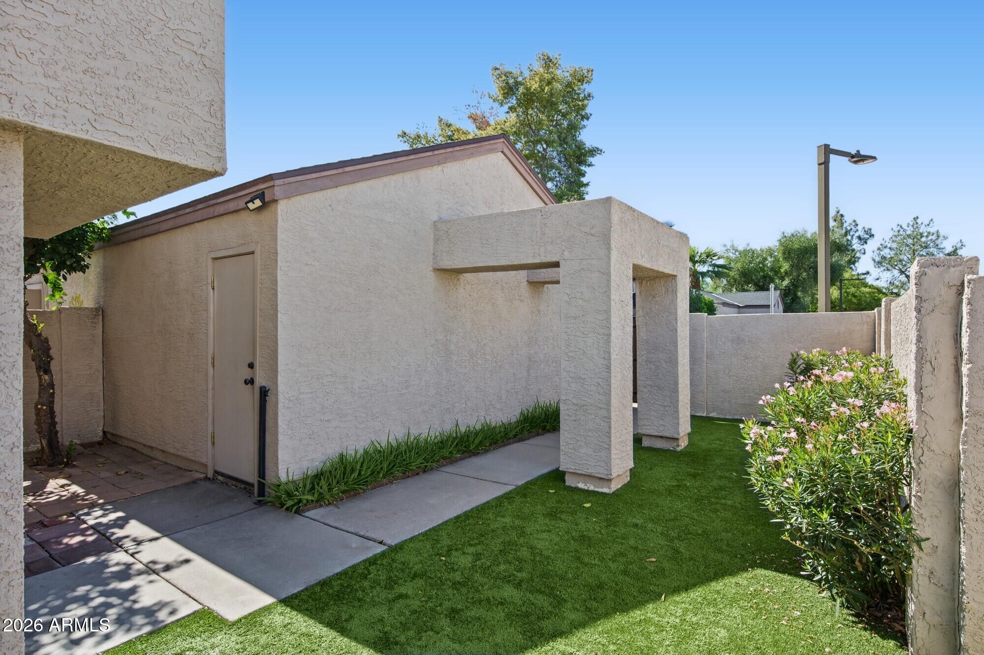 16645 N 32ND Place 105