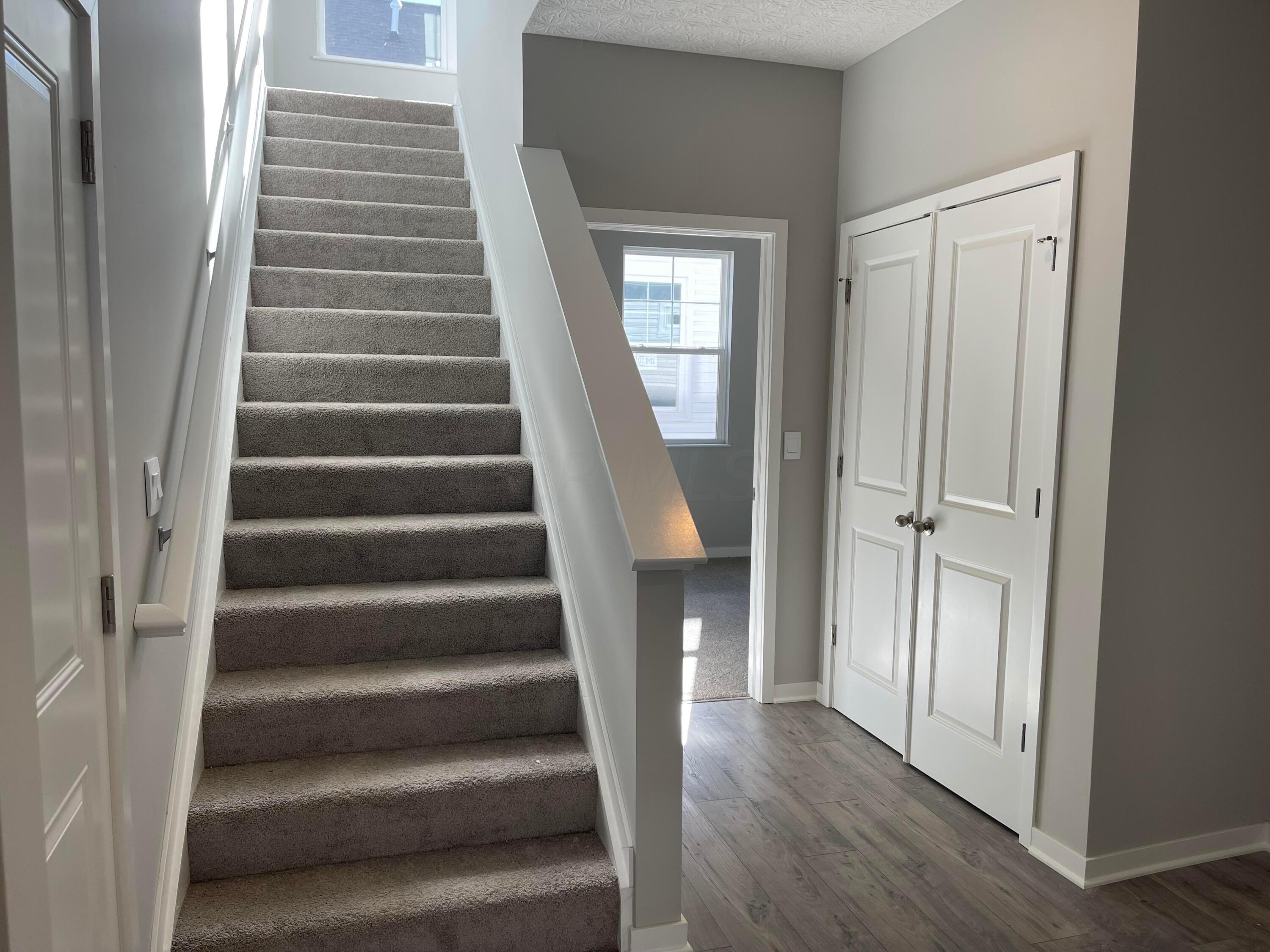 1269 Kinghorn Circle W