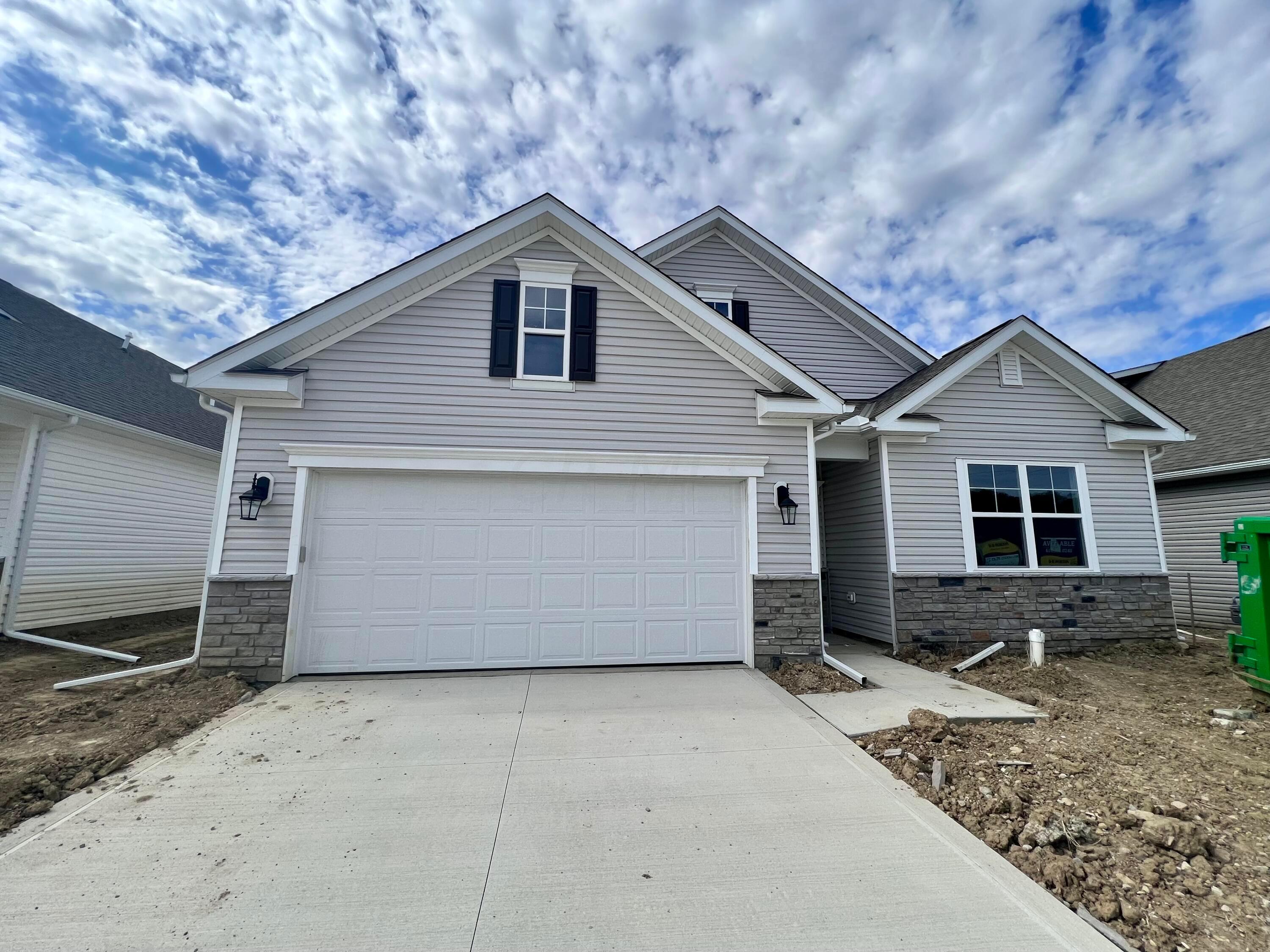 1269 Kinghorn Circle W