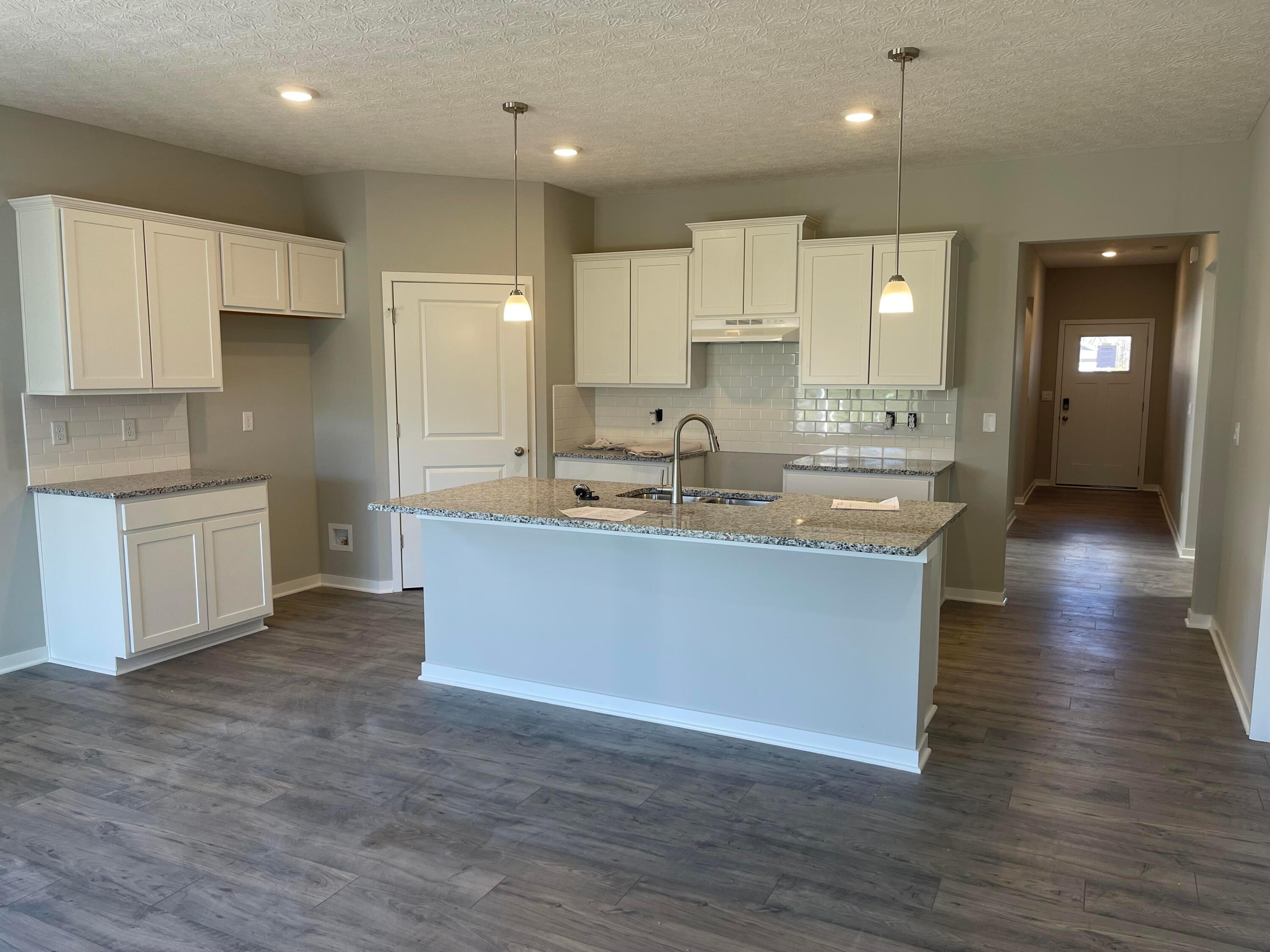 1269 Kinghorn Circle W