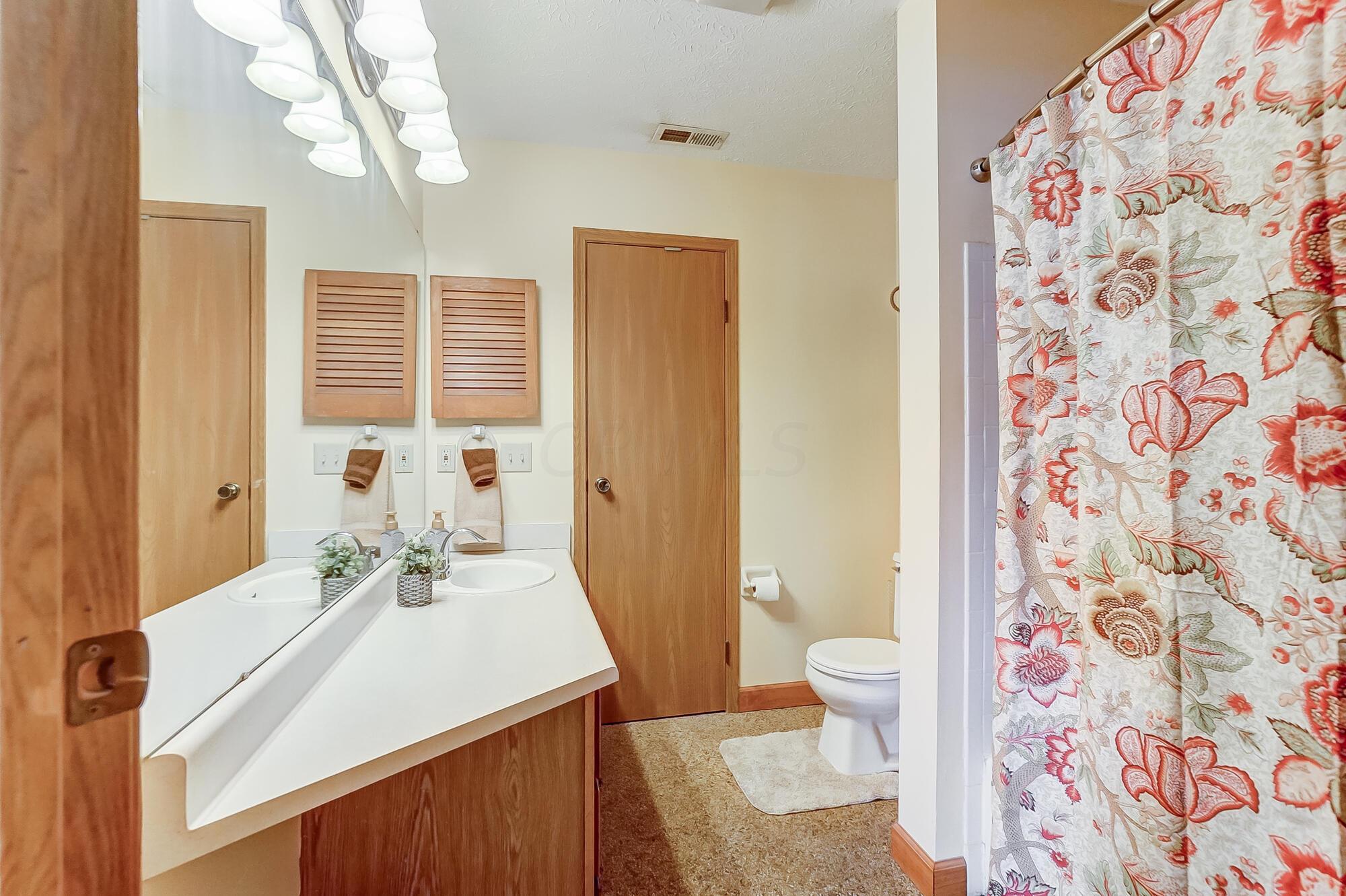 2466 Hooverside Lane