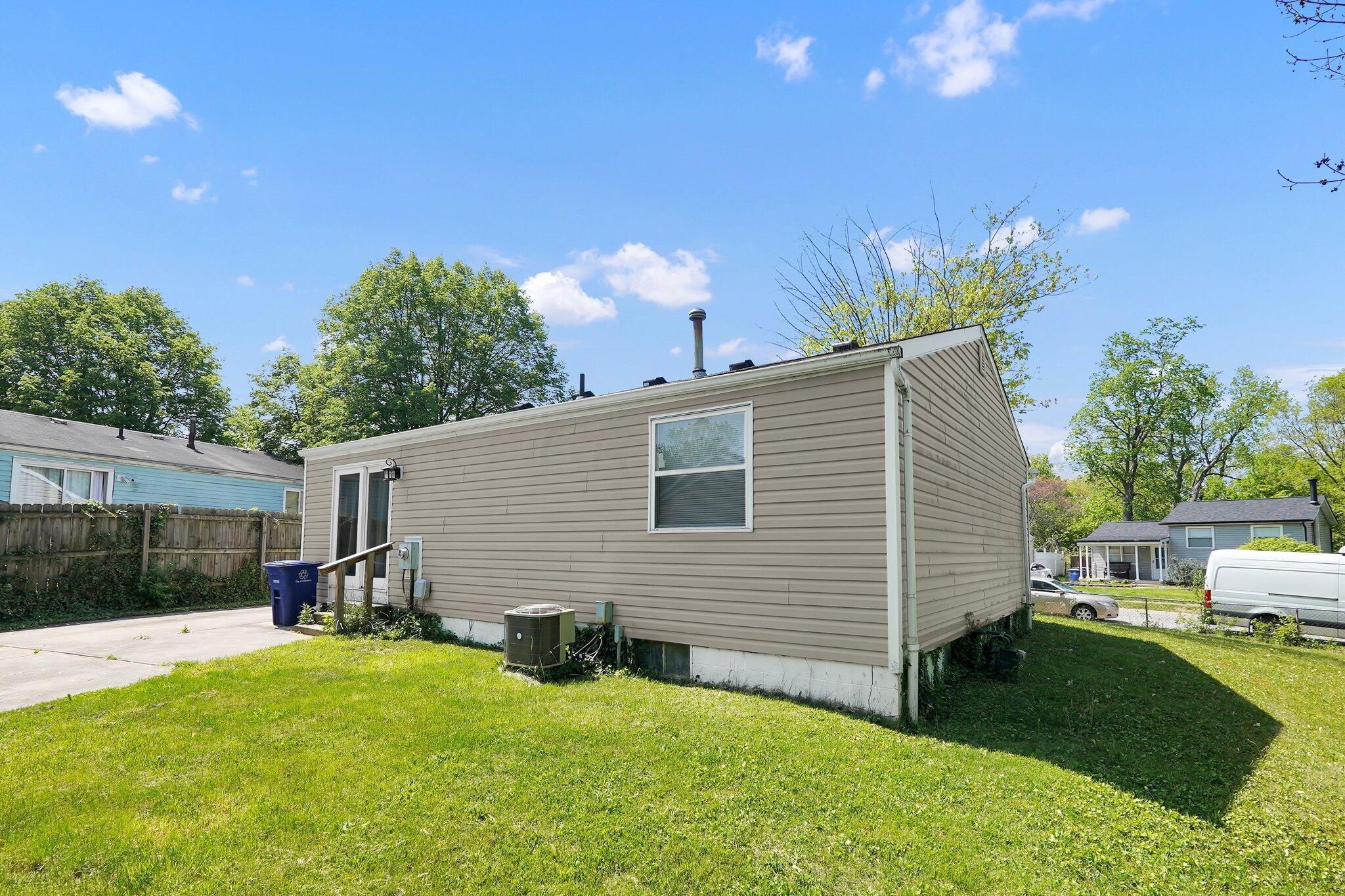 3649 Hollowwood Avenue