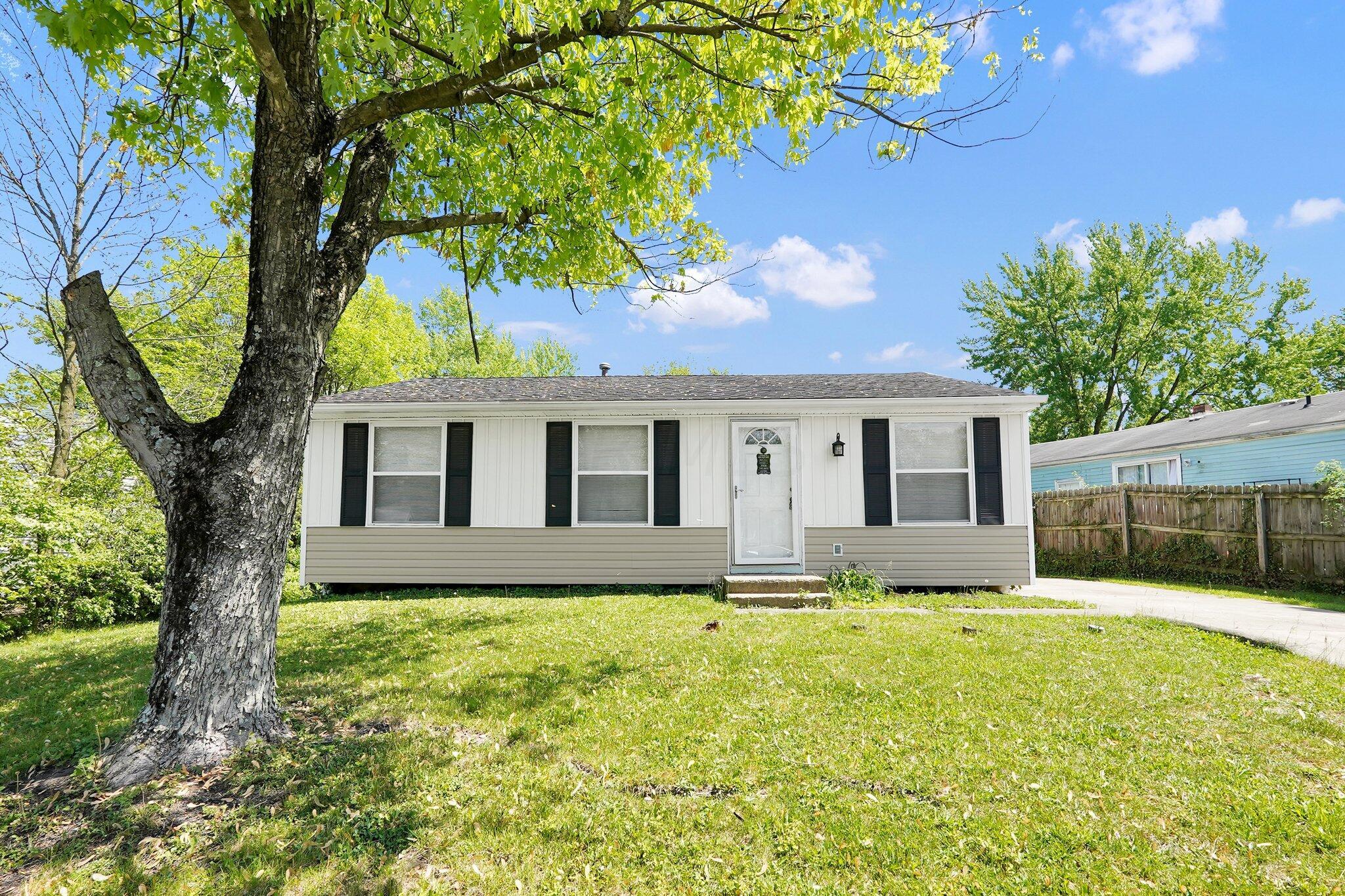 3649 Hollowwood Avenue