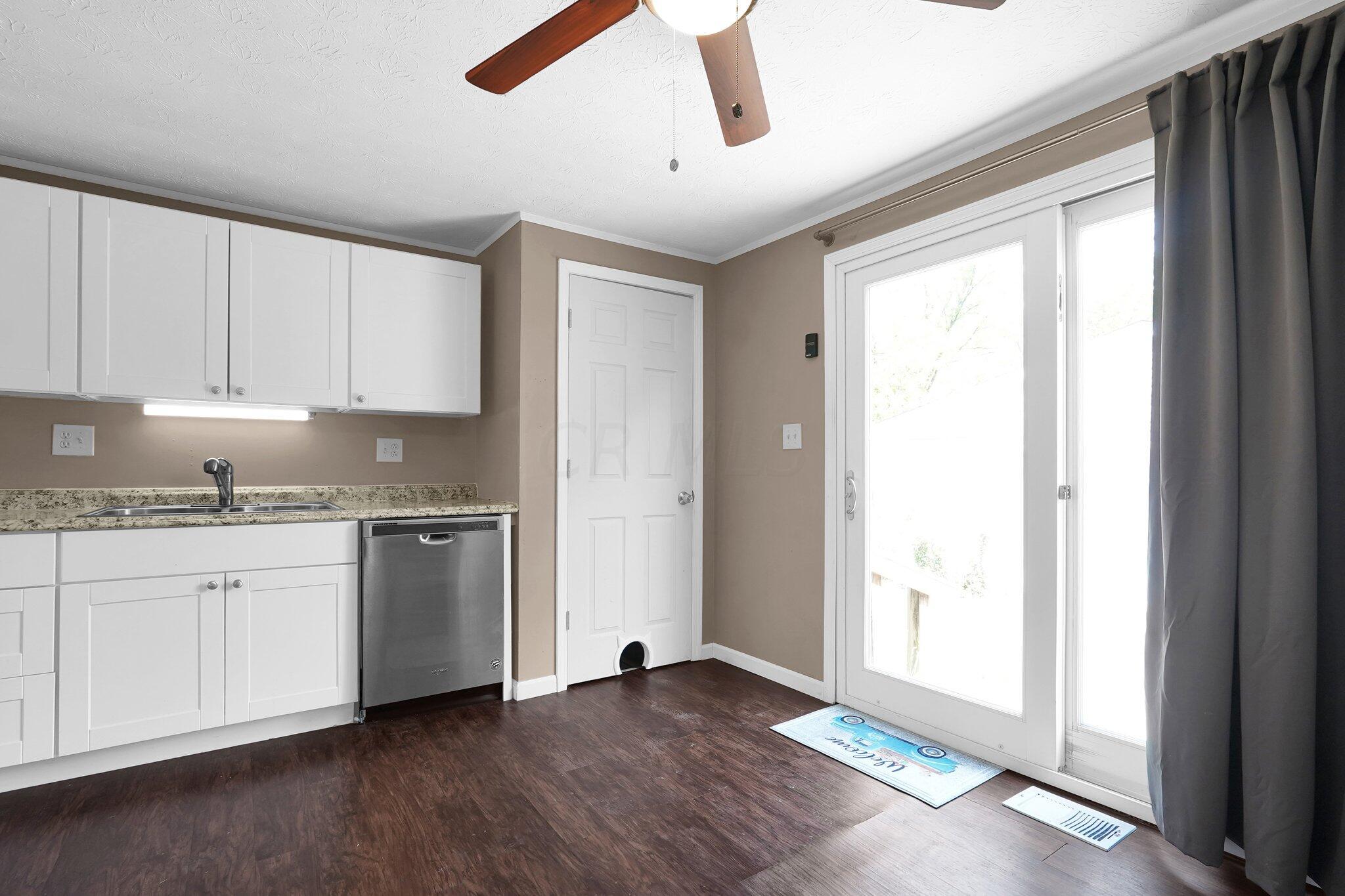 3649 Hollowwood Avenue