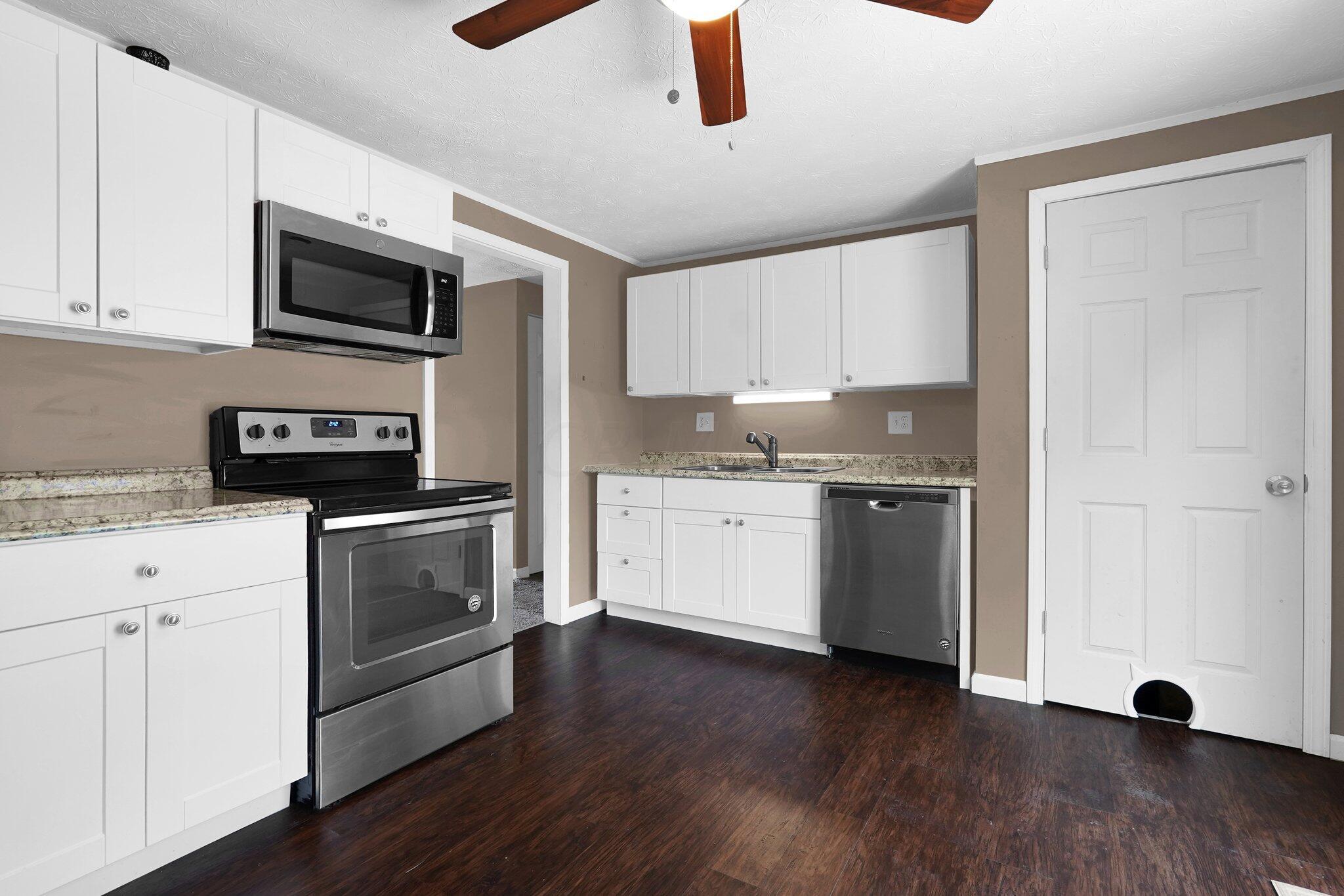 3649 Hollowwood Avenue