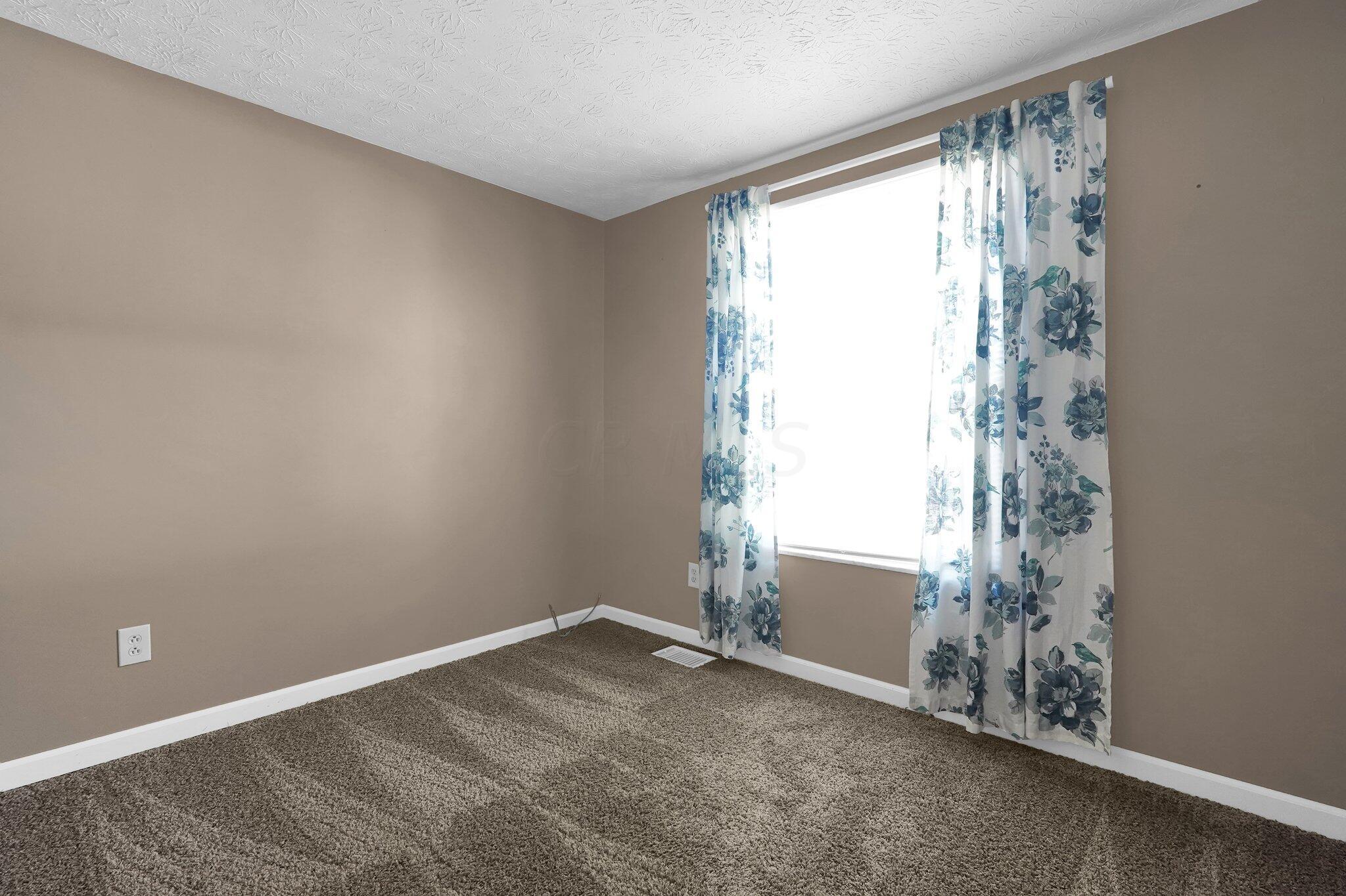 3649 Hollowwood Avenue