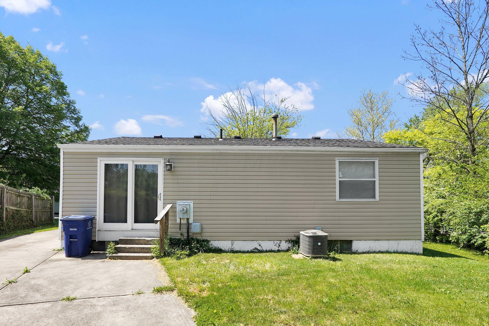 3649 Hollowwood Avenue