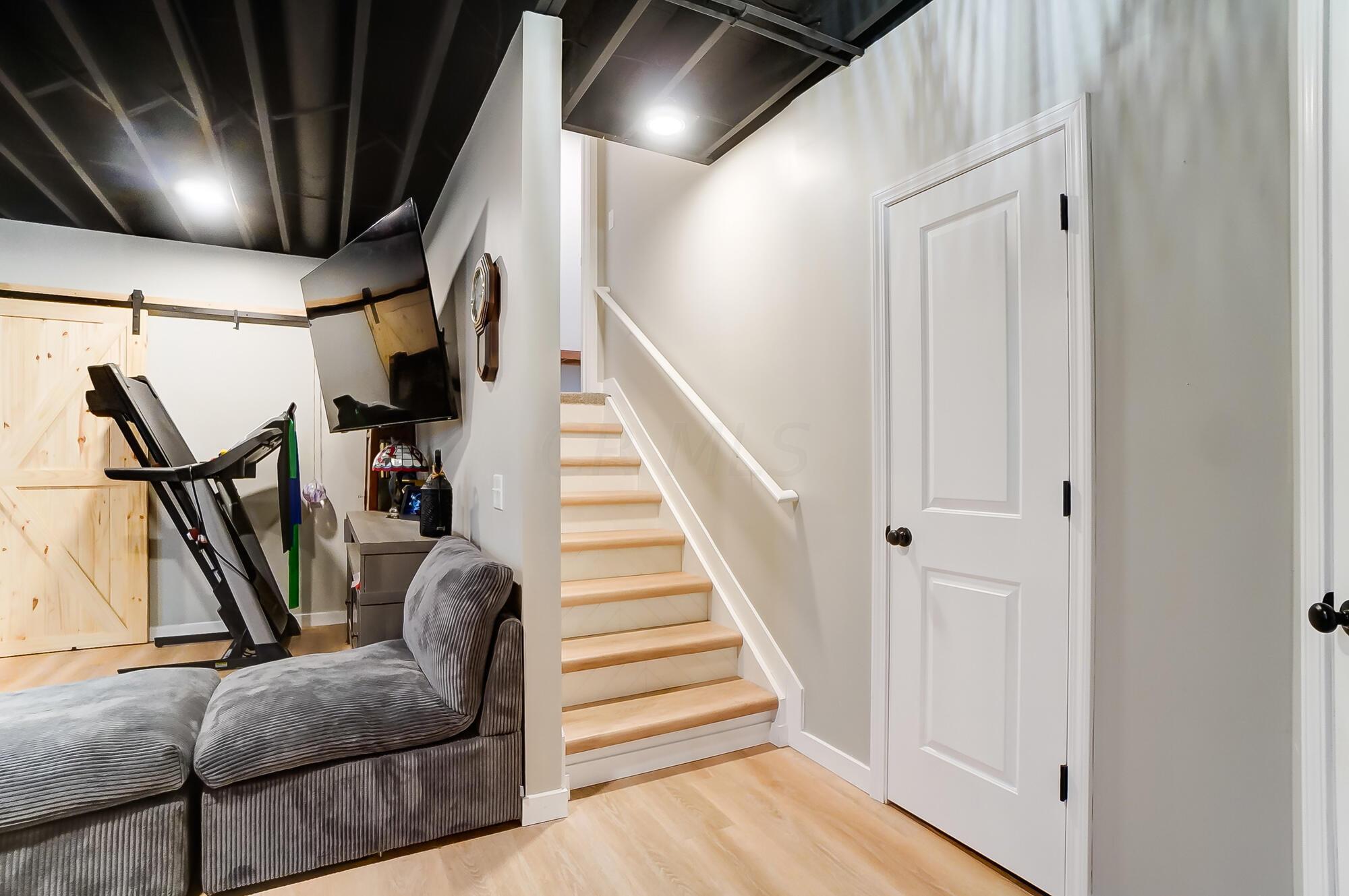 411 Oakland Hills Loop