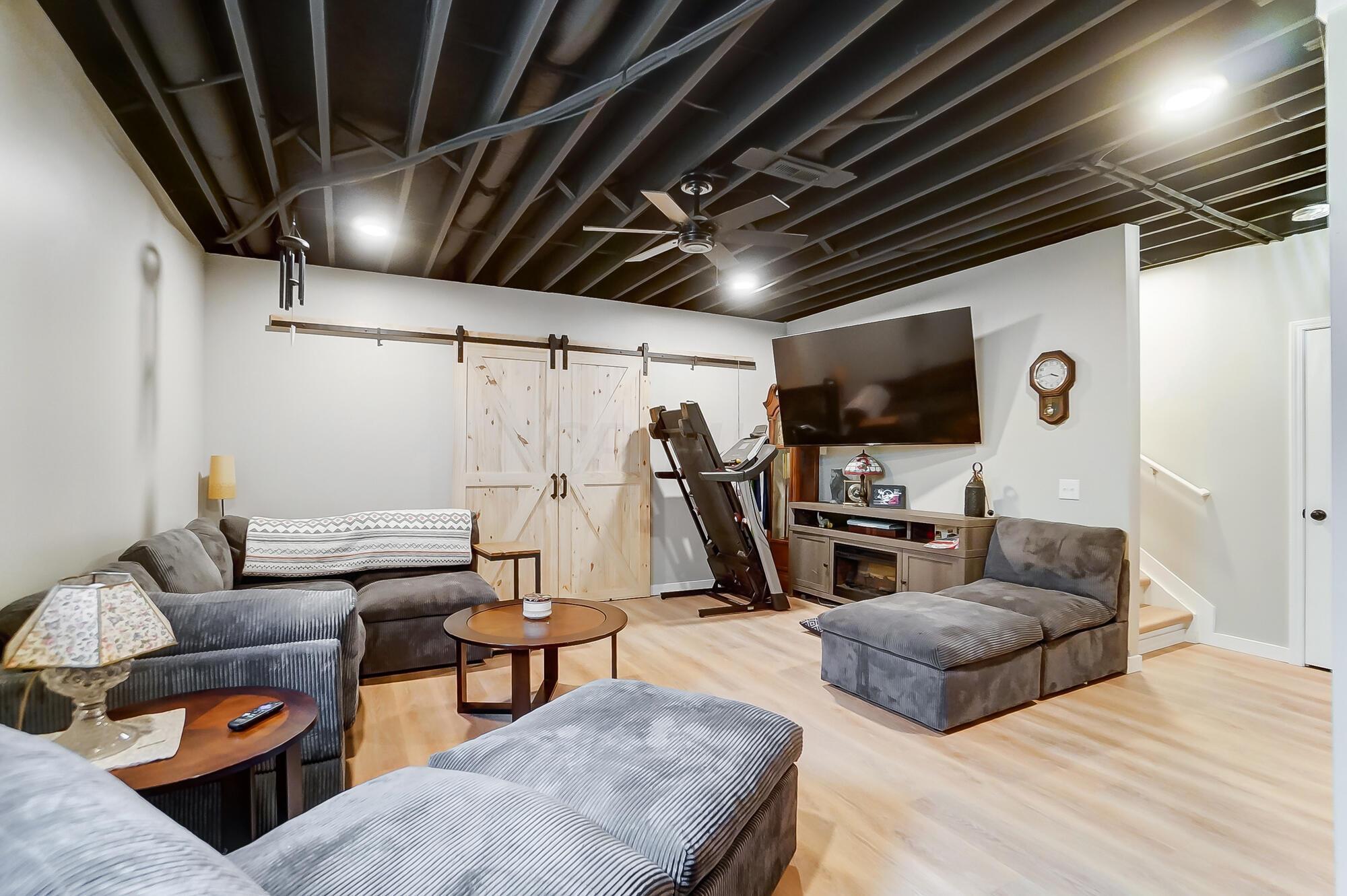 411 Oakland Hills Loop