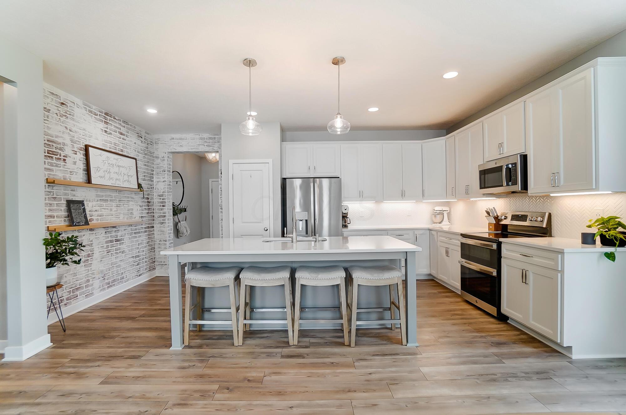 411 Oakland Hills Loop