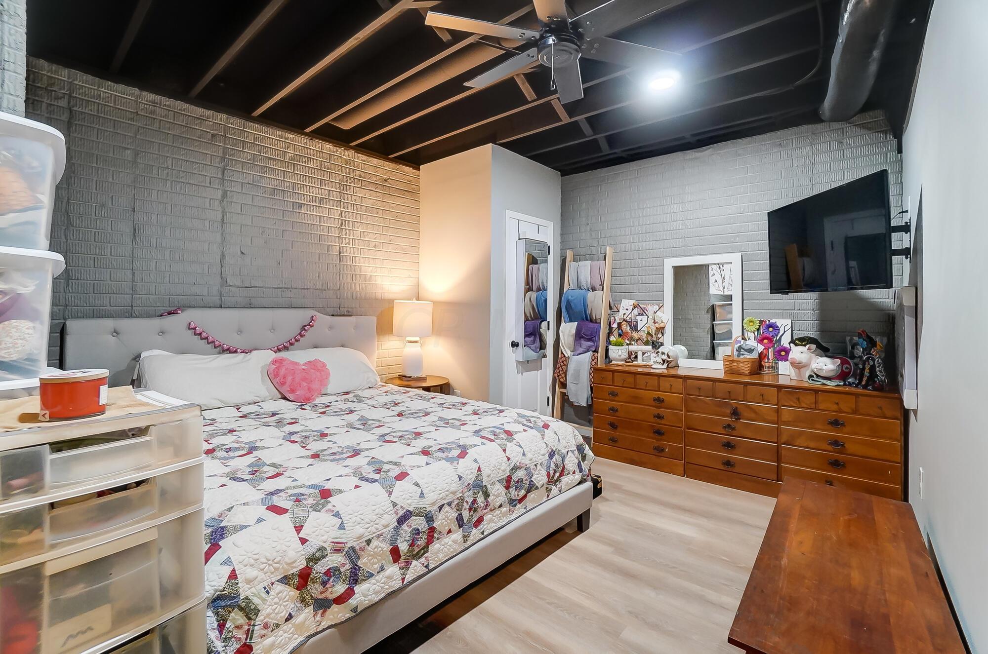 411 Oakland Hills Loop