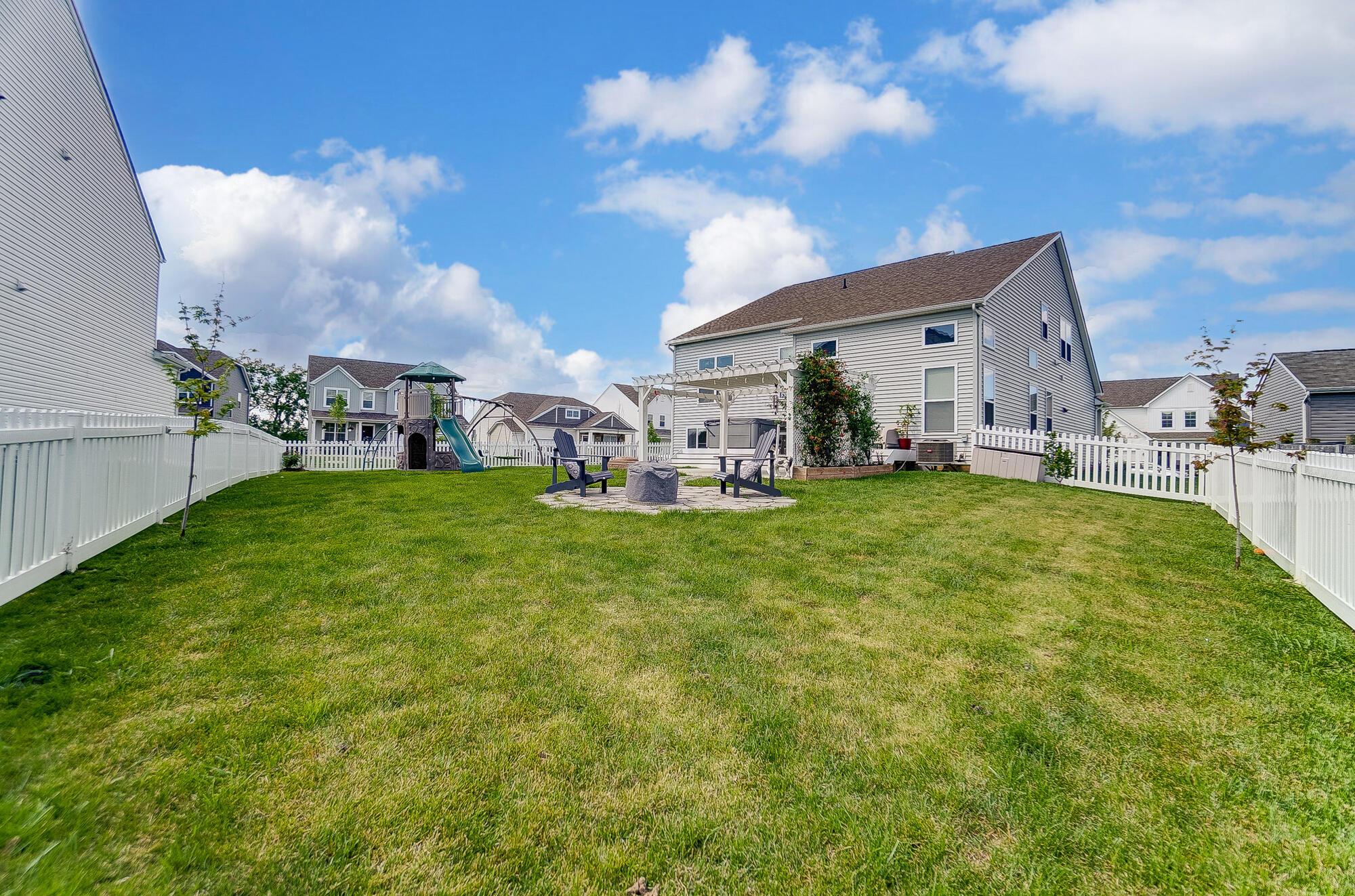 411 Oakland Hills Loop