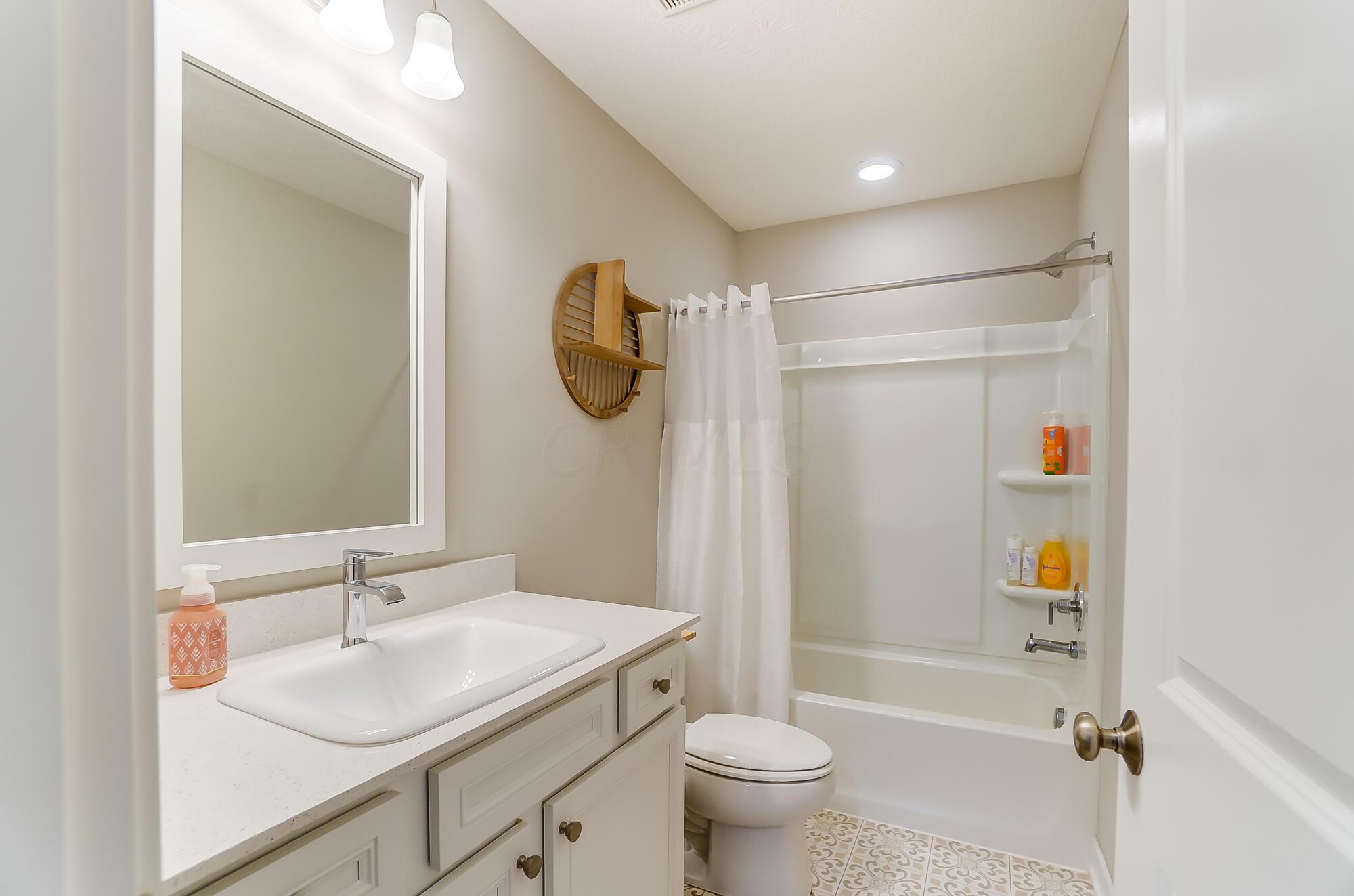 411 Oakland Hills Loop