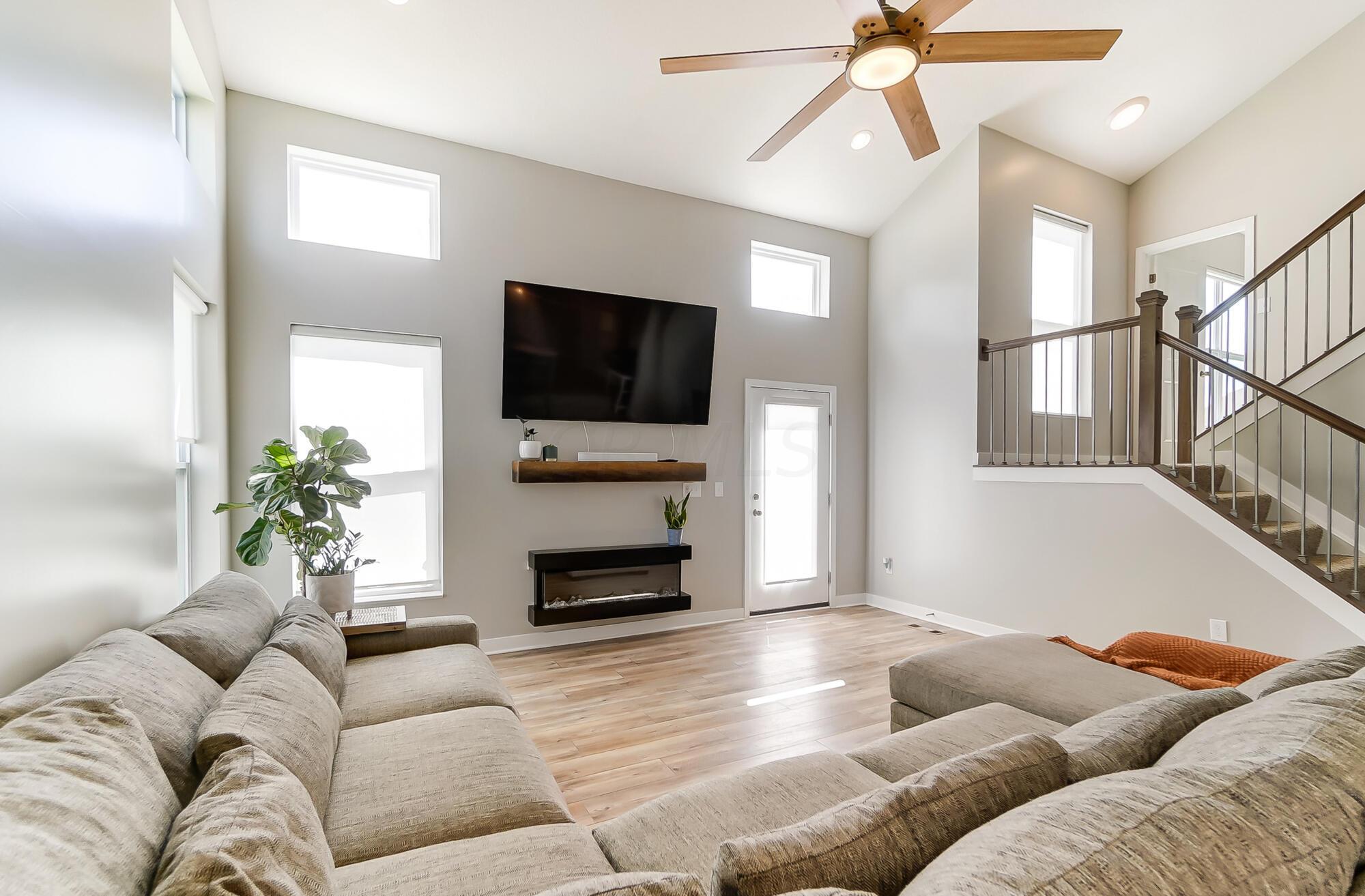 411 Oakland Hills Loop